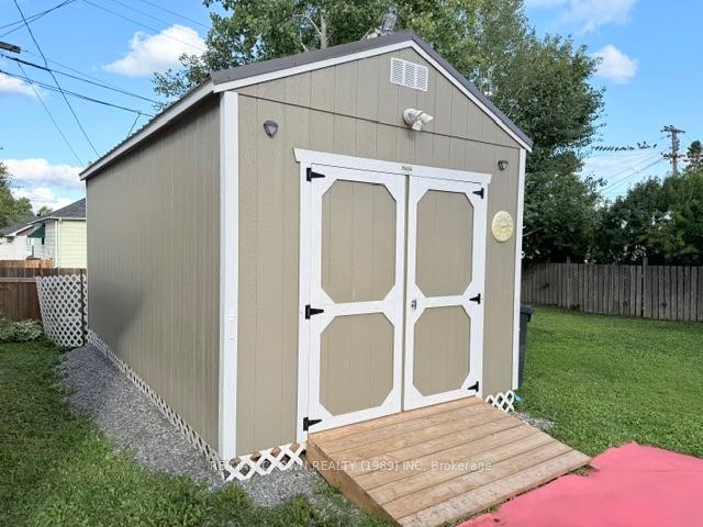 Photo 8 of 13 Oak Street, Kapuskasing — HOMEH