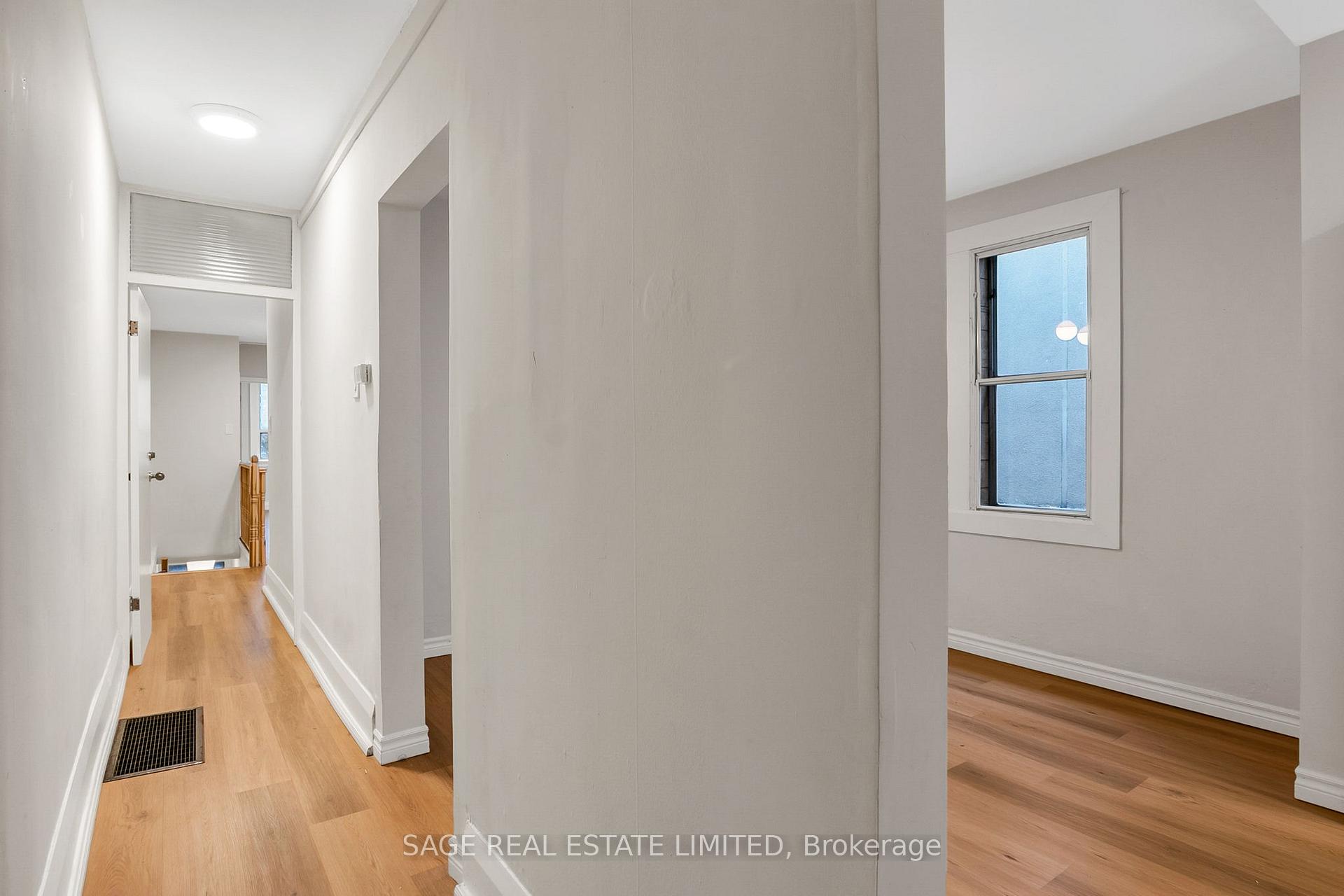 Photo 4 of Unit Upper, 633 St Clair Avenue W, Toronto, Wychwood — HOMEH