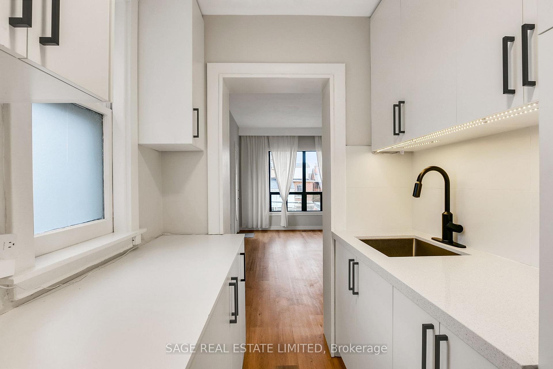 Photo 10 of Unit Upper, 633 St Clair Avenue W, Toronto, Wychwood — HOMEH