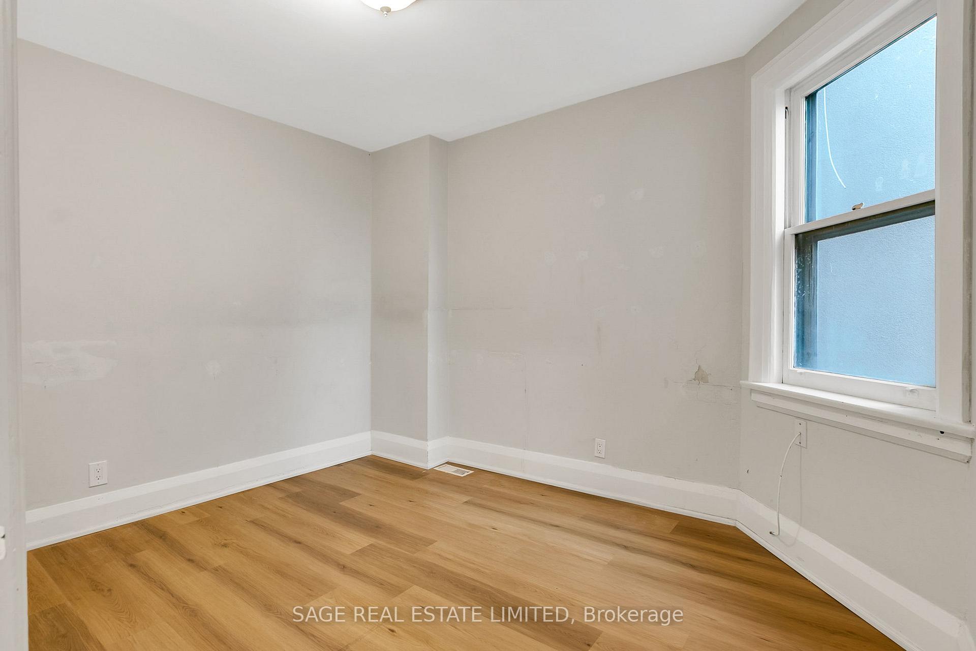 Photo 16 of Unit Upper, 633 St Clair Avenue W, Toronto, Wychwood — HOMEH