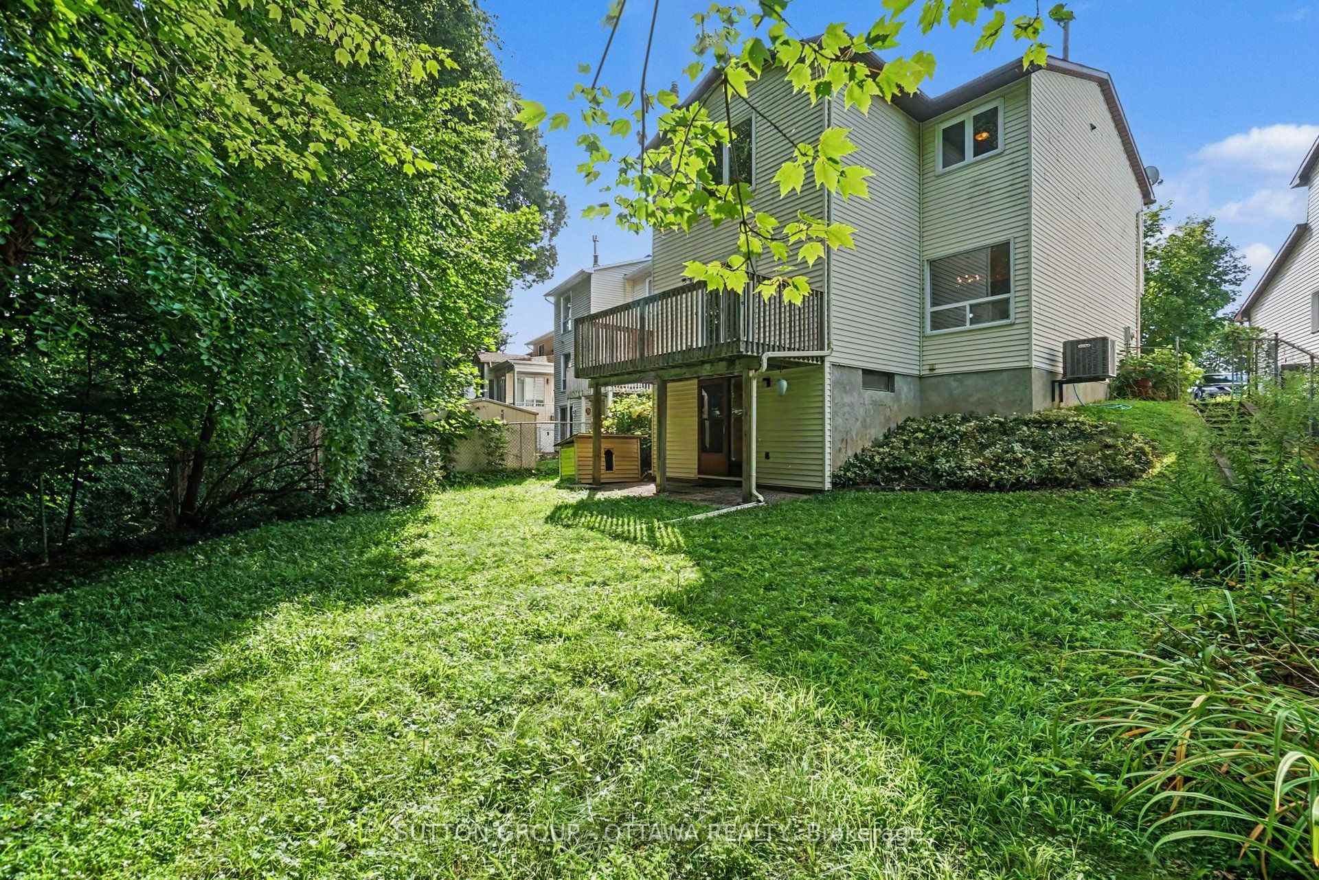 Photo 5 of 792 Harlequin Crescent, Ottawa, Chatelaine Village — HOMEH