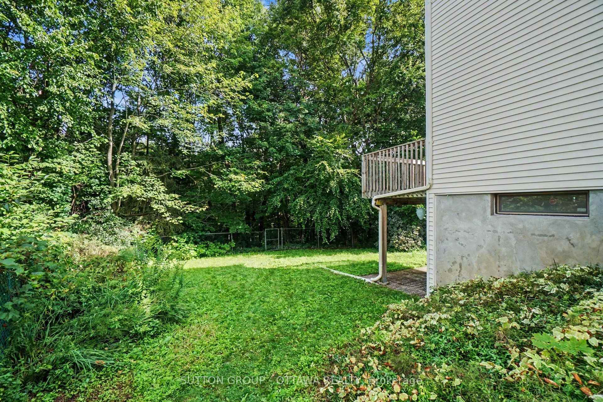 Photo 6 of 792 Harlequin Crescent, Ottawa, Chatelaine Village — HOMEH