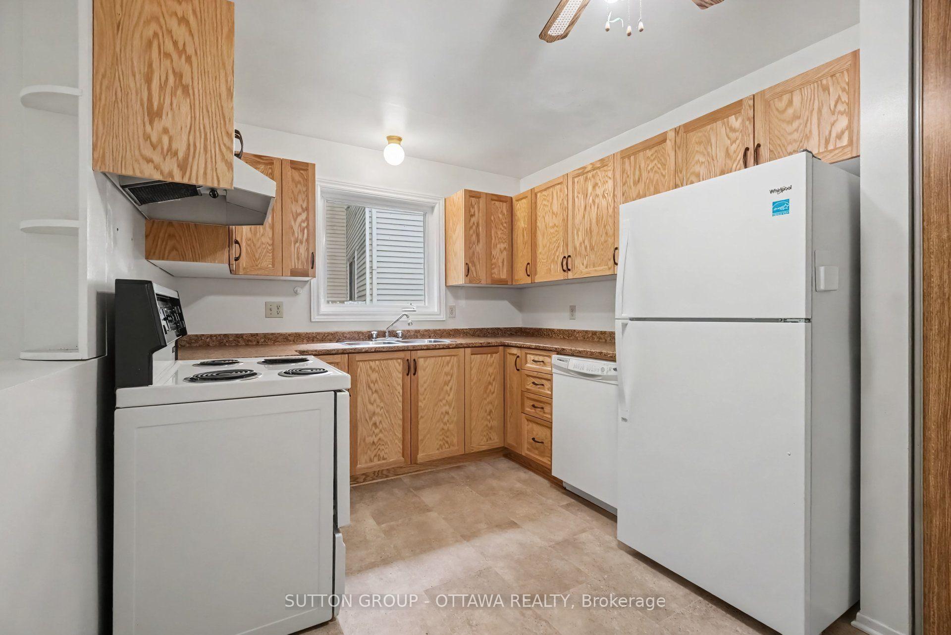 Photo 11 of 792 Harlequin Crescent, Ottawa, Chatelaine Village — HOMEH