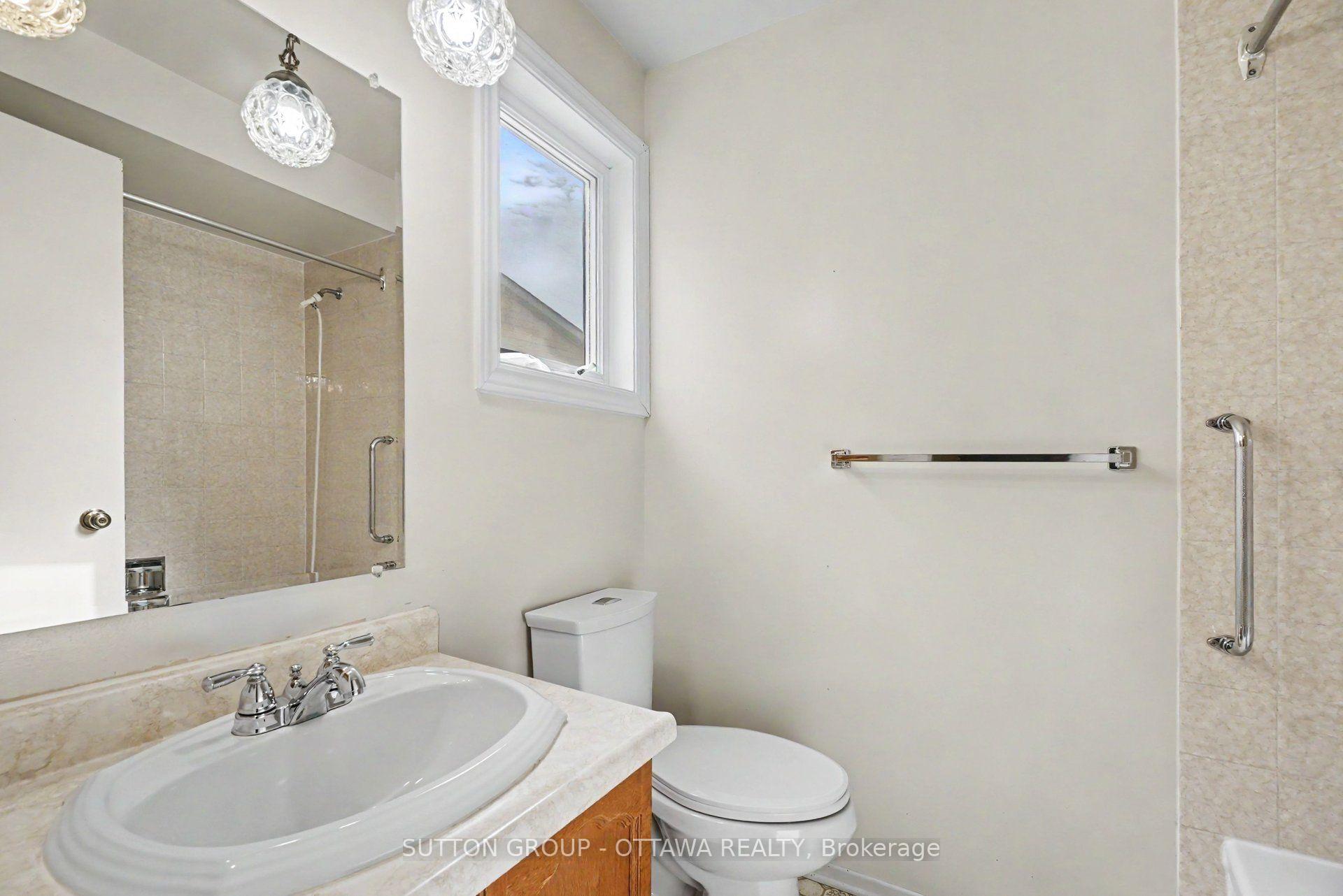 Photo 19 of 792 Harlequin Crescent, Ottawa, Chatelaine Village — HOMEH