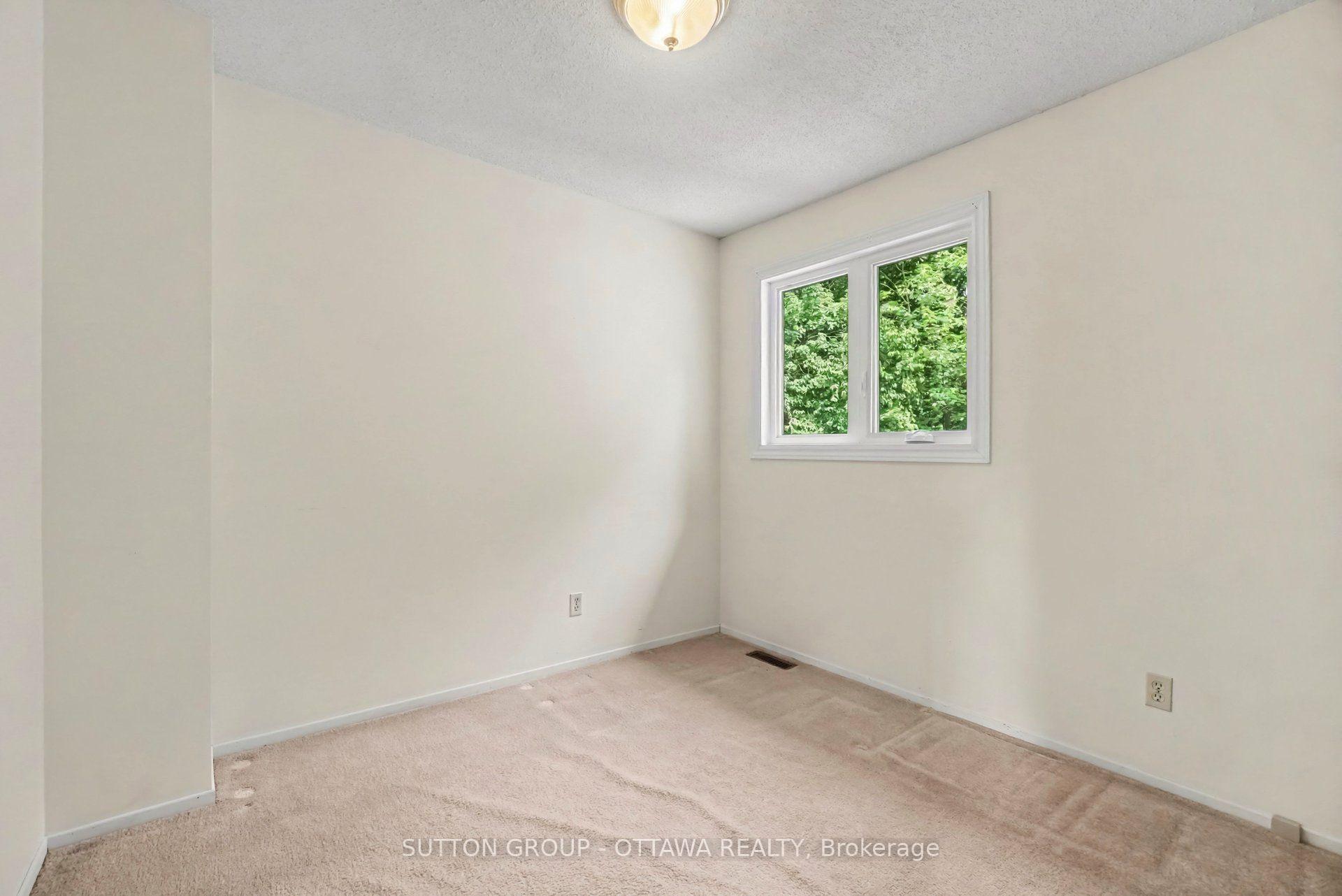 Photo 32 of 792 Harlequin Crescent, Ottawa, Chatelaine Village — HOMEH