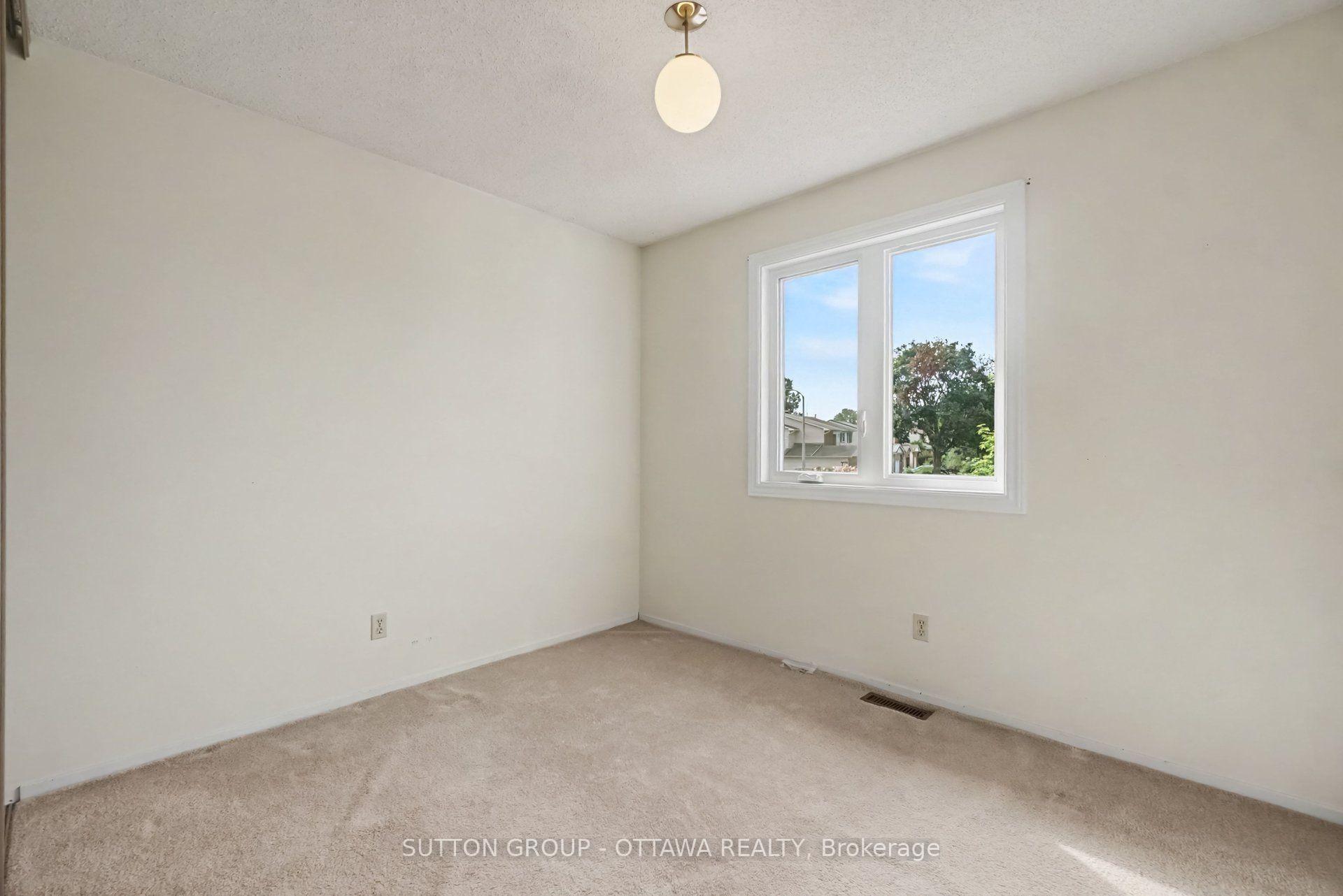 Photo 33 of 792 Harlequin Crescent, Ottawa, Chatelaine Village — HOMEH
