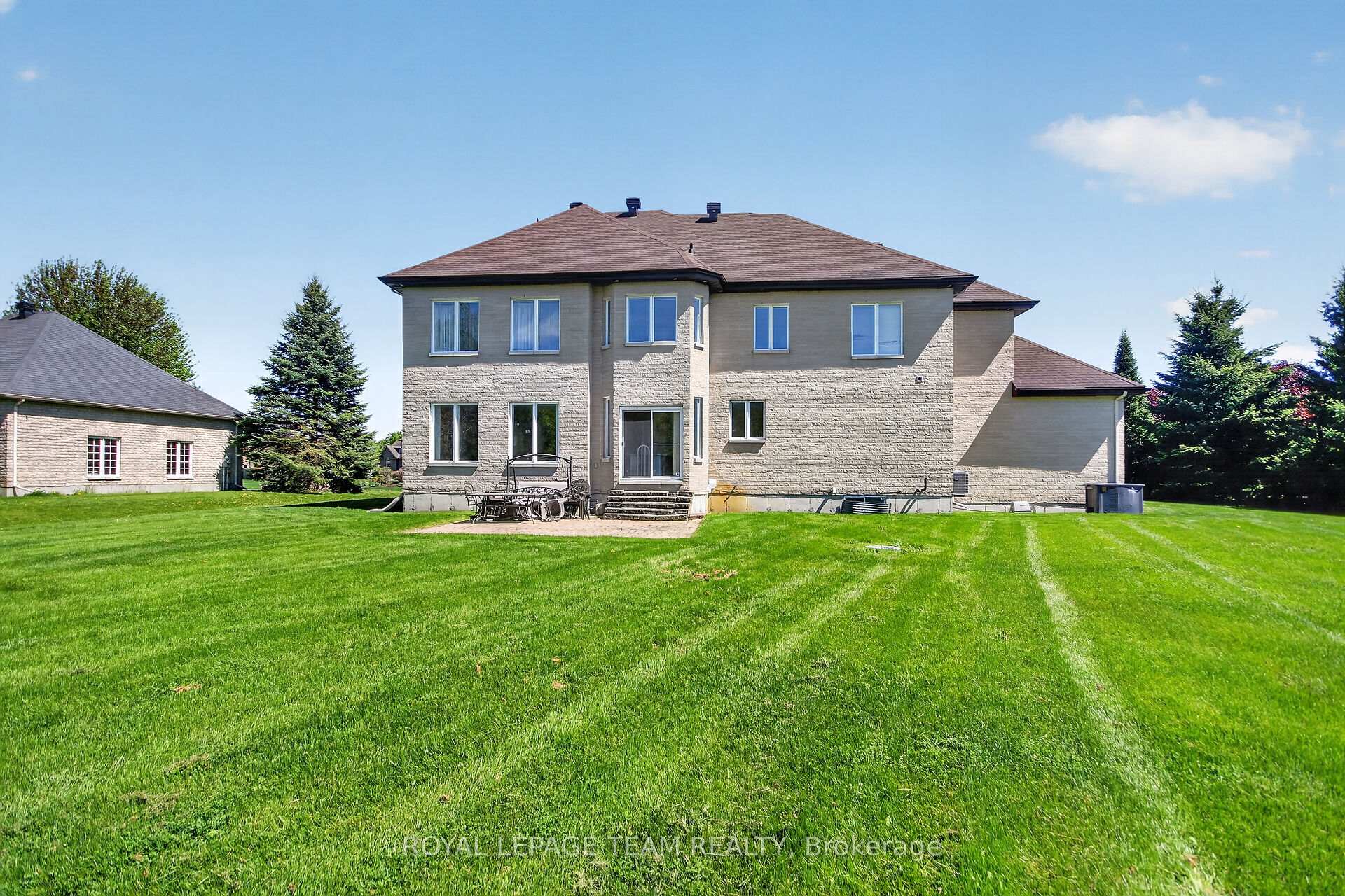 Photo 3 of 5472 Wicklow Drive, Ottawa, Manotick Village & Manotick Estates — HOMEH