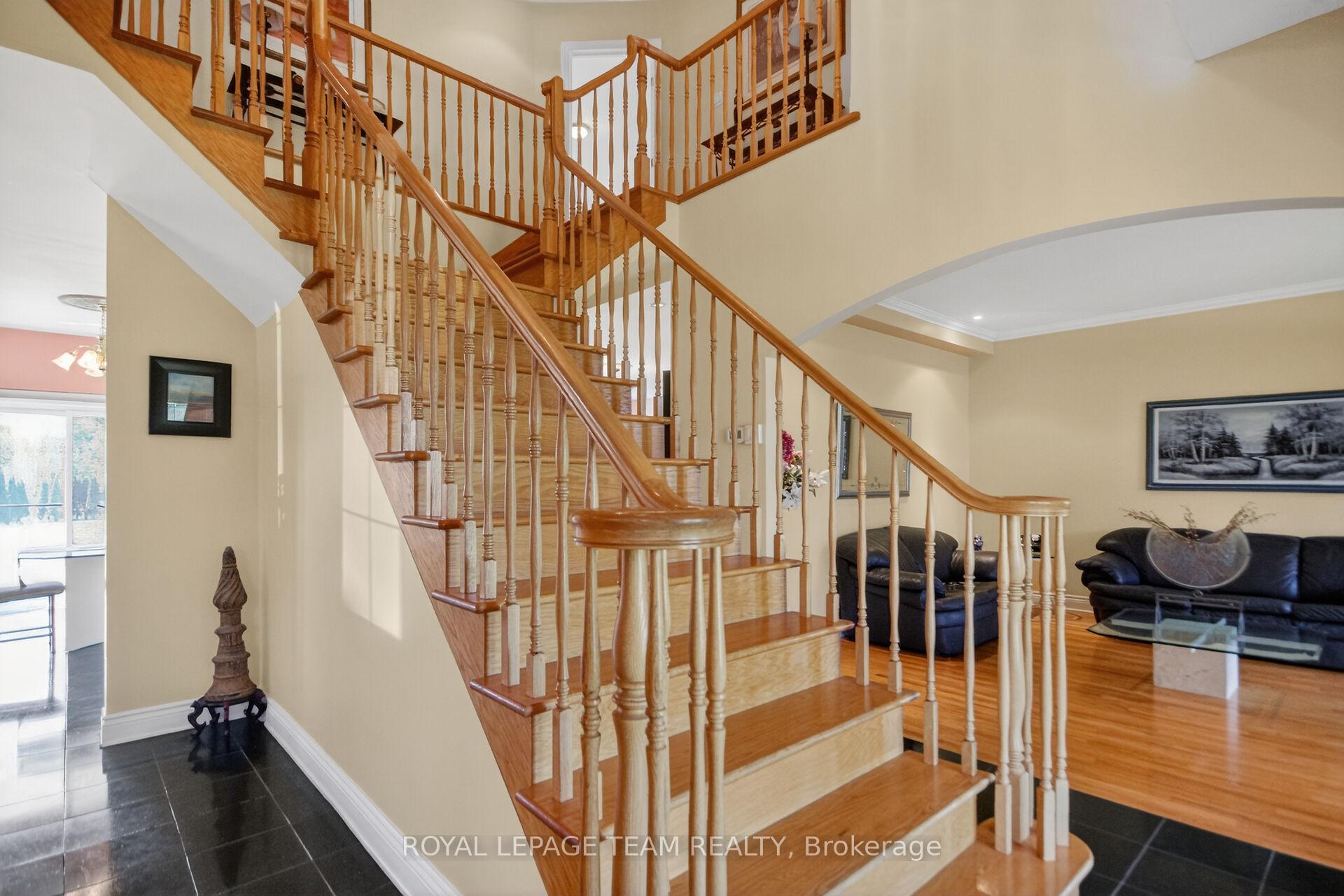 Photo 6 of 5472 Wicklow Drive, Ottawa, Manotick Village & Manotick Estates — HOMEH