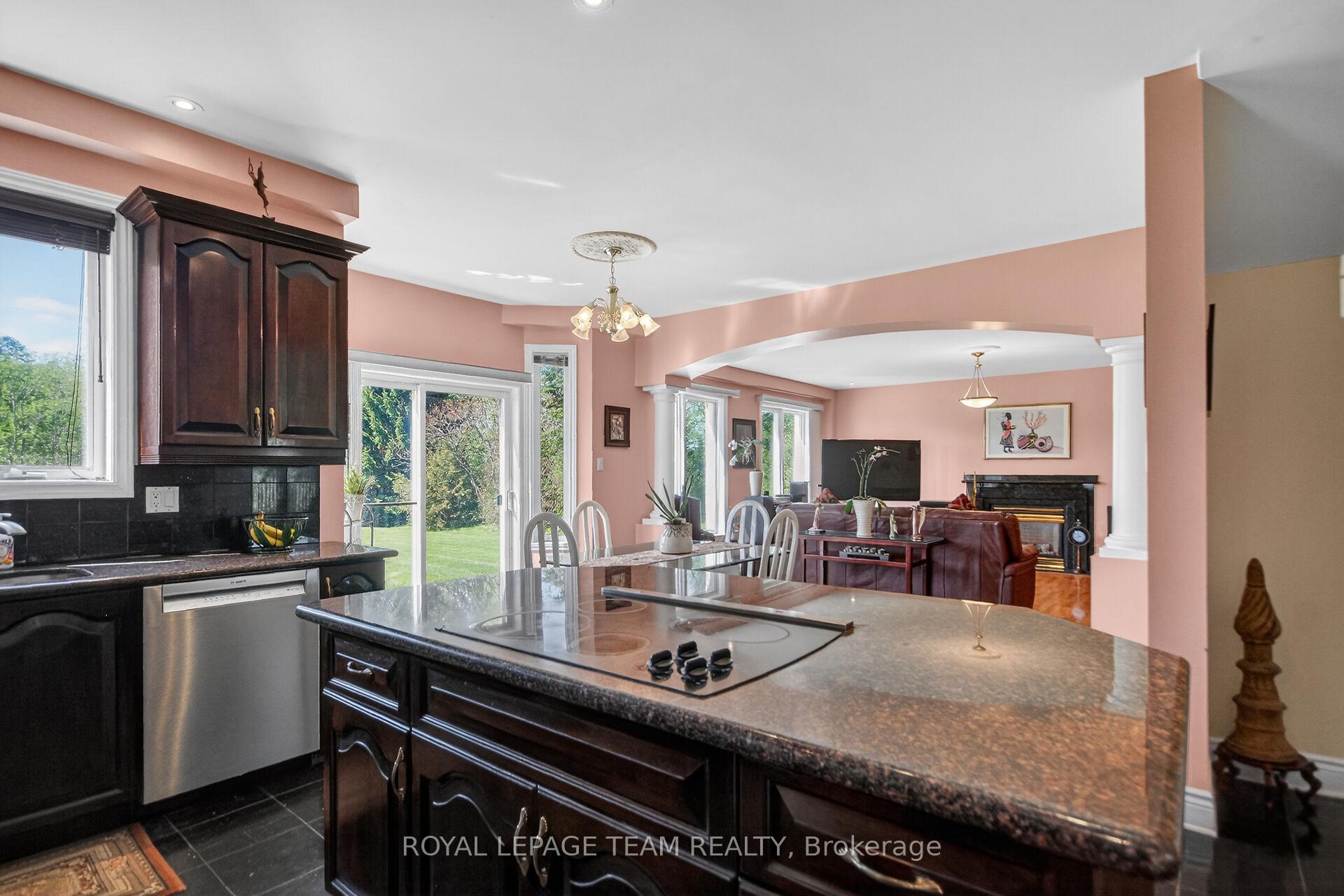 Photo 12 of 5472 Wicklow Drive, Ottawa, Manotick Village & Manotick Estates — HOMEH
