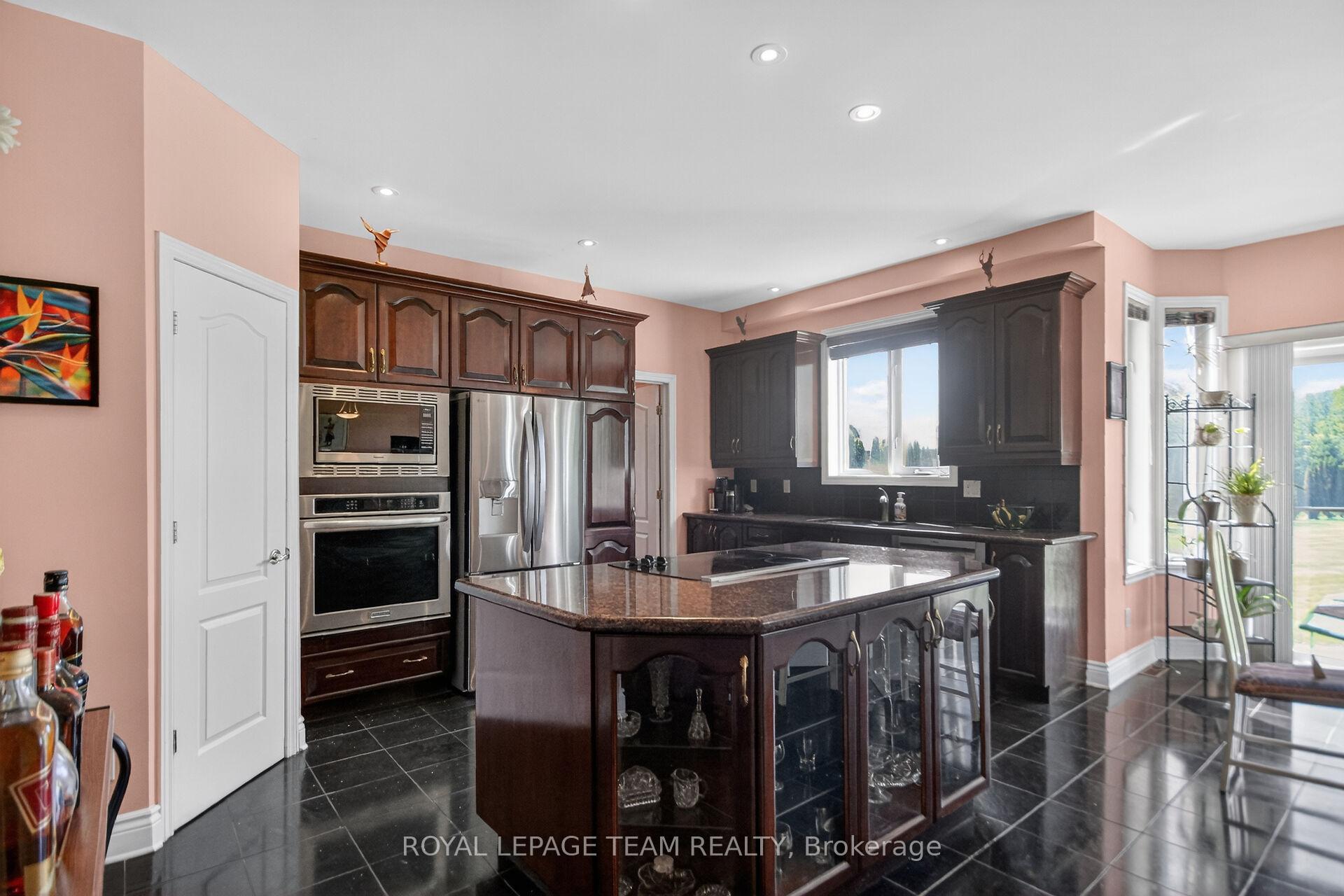 Photo 15 of 5472 Wicklow Drive, Ottawa, Manotick Village & Manotick Estates — HOMEH