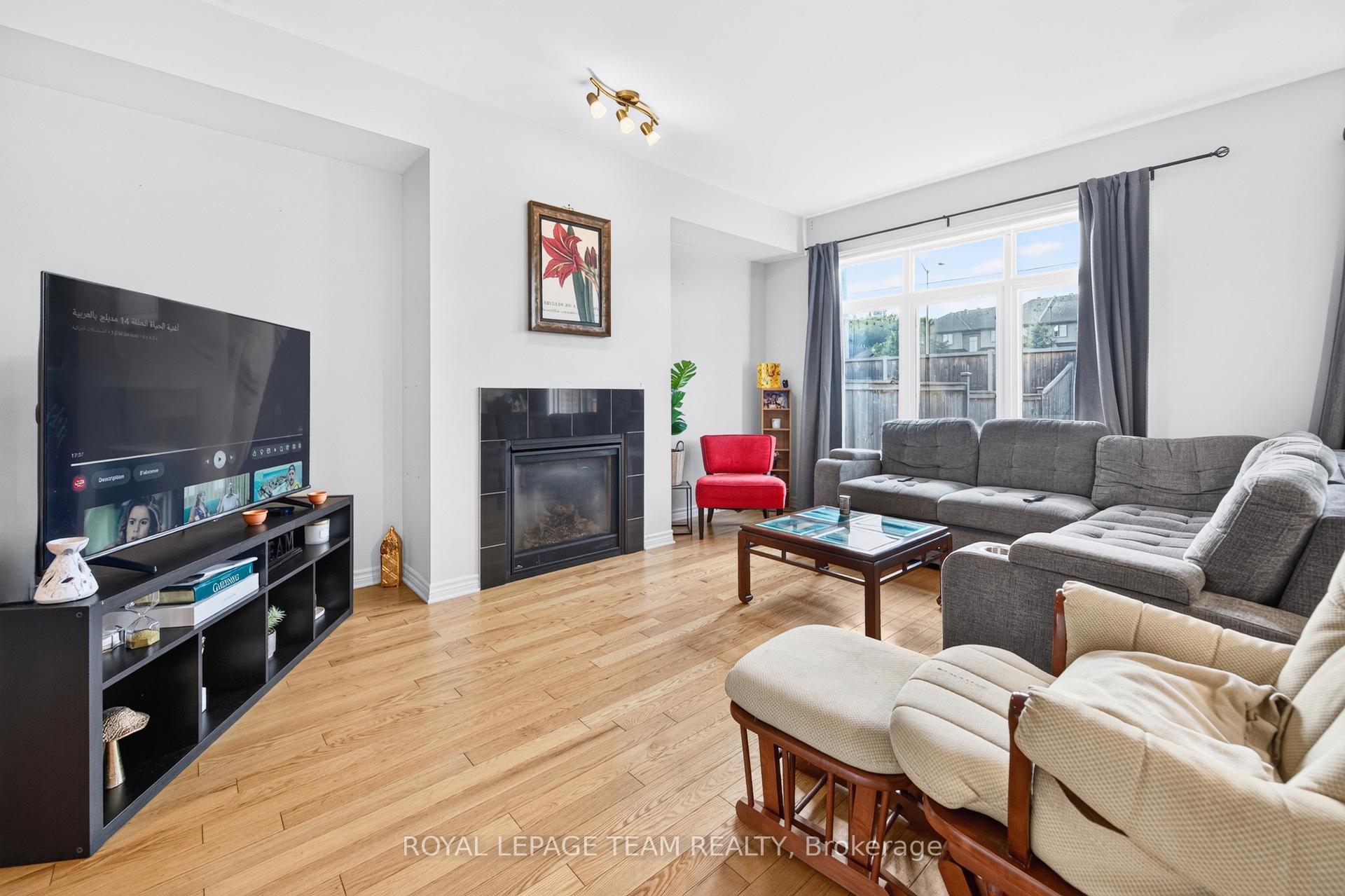 Photo 8 of 132 Larimar Circle, Ottawa, Riverside South/Gloucester Glen — HOMEH
