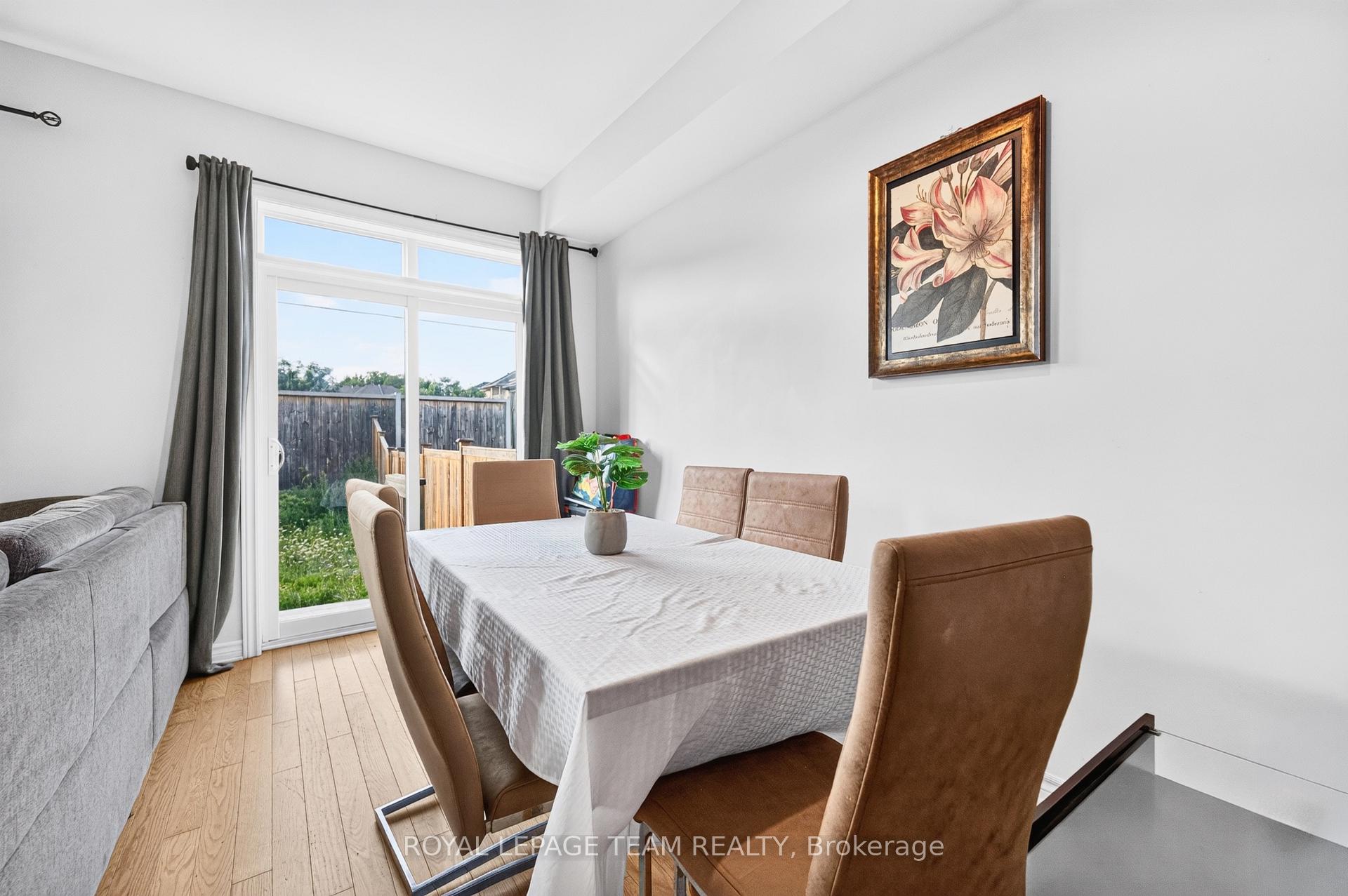 Photo 10 of 132 Larimar Circle, Ottawa, Riverside South/Gloucester Glen — HOMEH