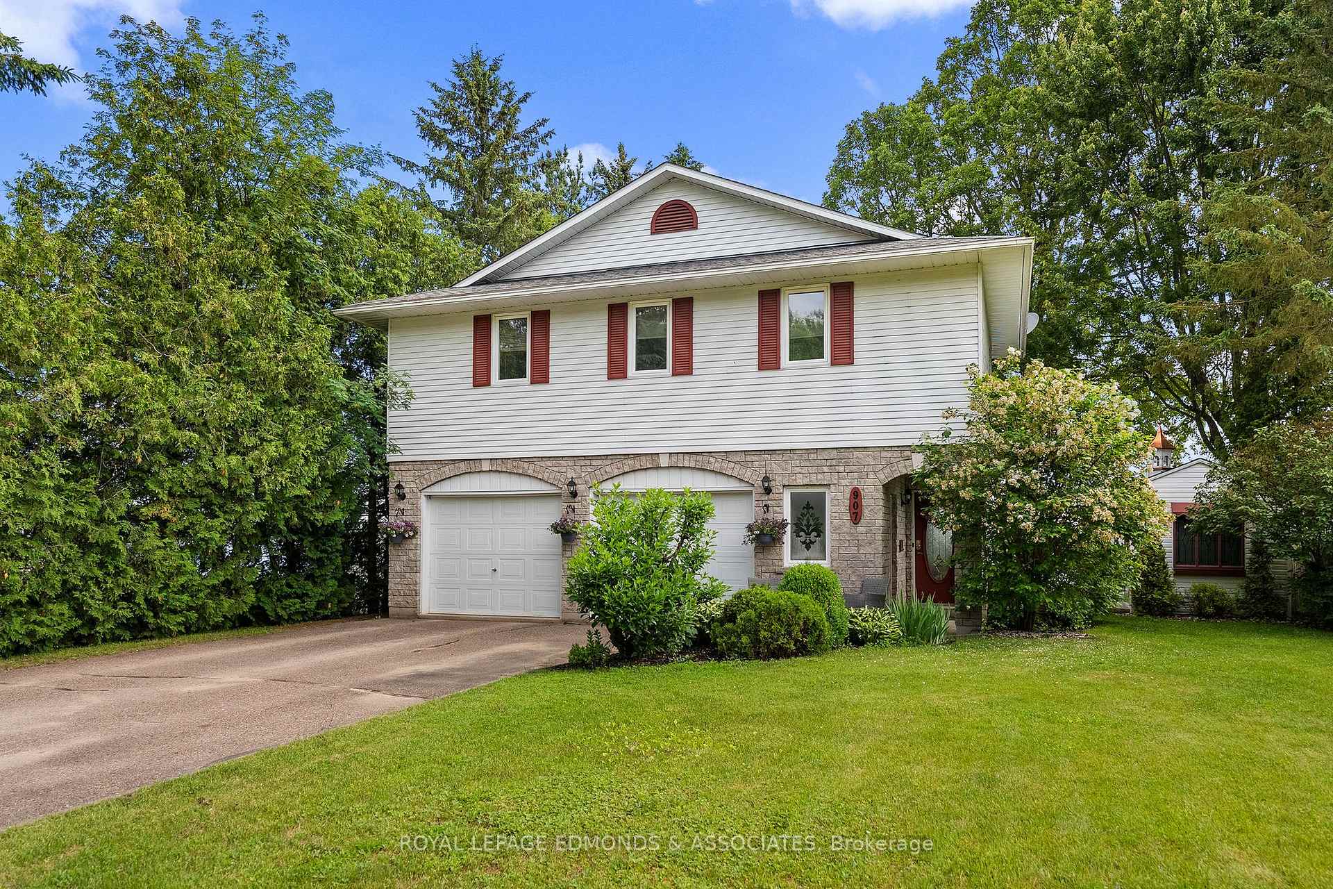 Photo 4 of 907 Cedar Lane, Pembroke, Pembroke — HOMEH