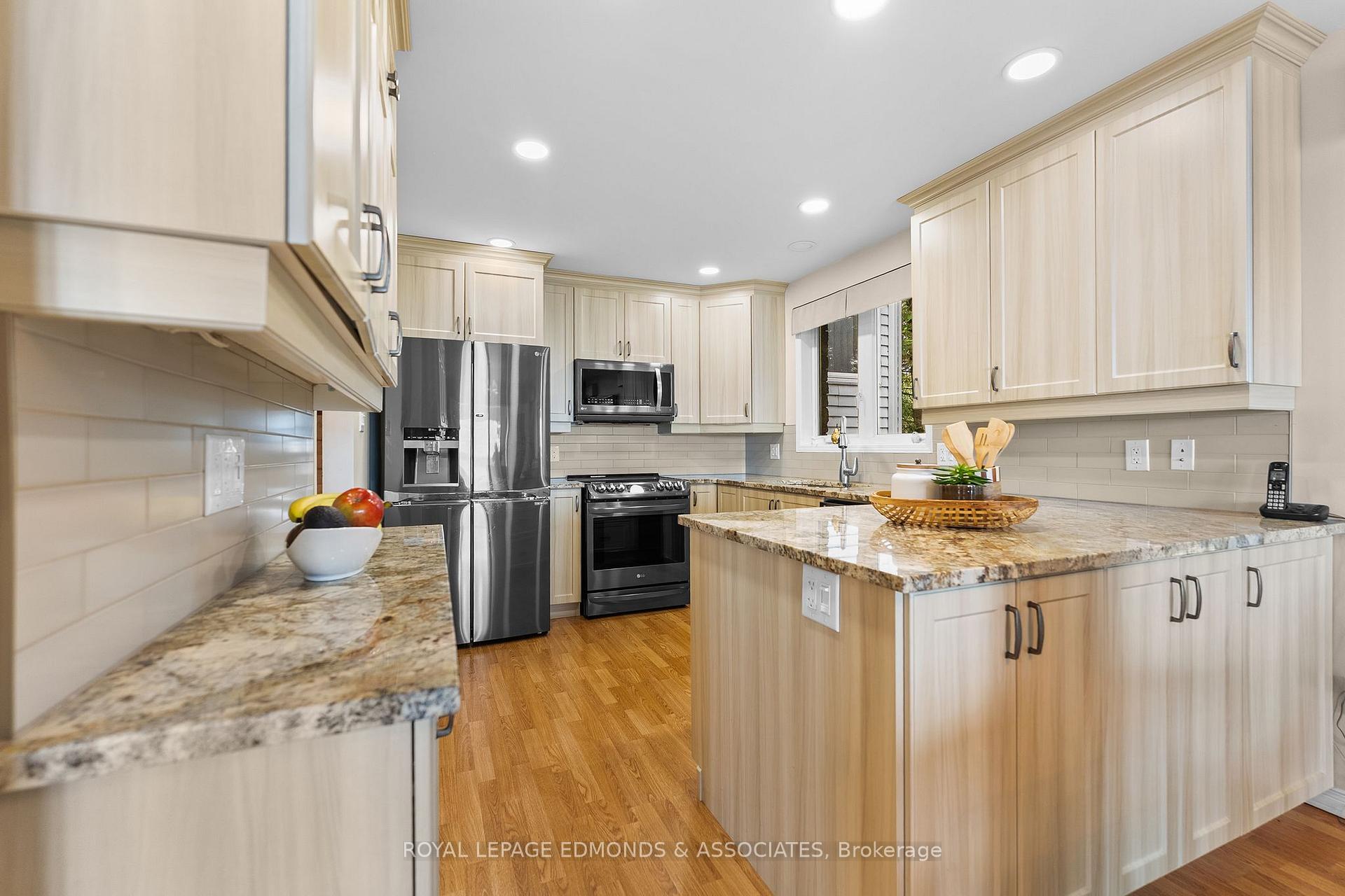 Photo 16 of 907 Cedar Lane, Pembroke, Pembroke — HOMEH