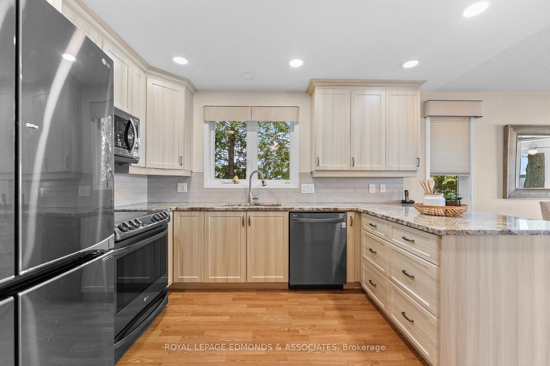 Photo 18 of 907 Cedar Lane, Pembroke, Pembroke — HOMEH