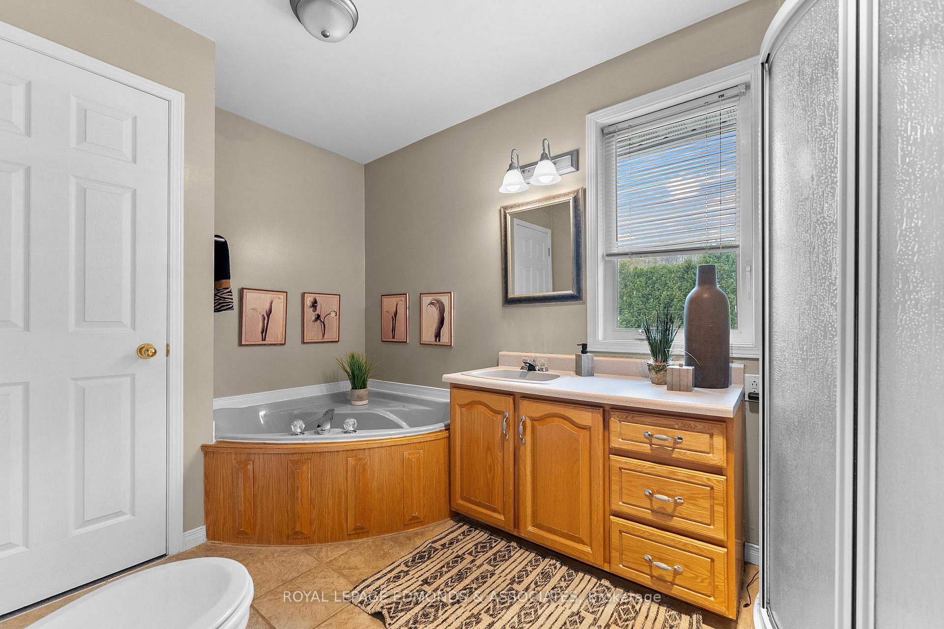 Photo 23 of 907 Cedar Lane, Pembroke, Pembroke — HOMEH