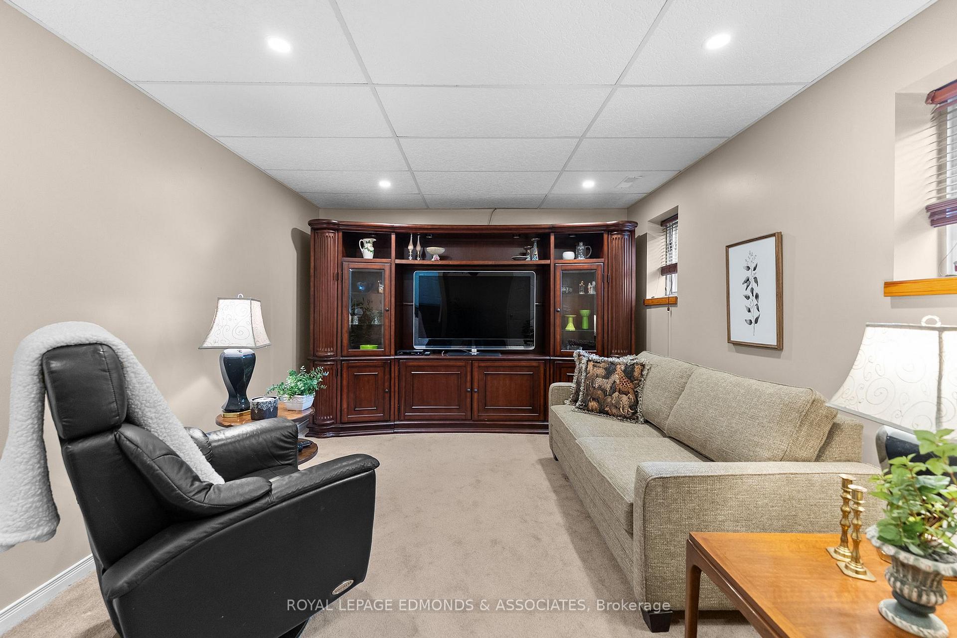 Photo 31 of 907 Cedar Lane, Pembroke, Pembroke — HOMEH