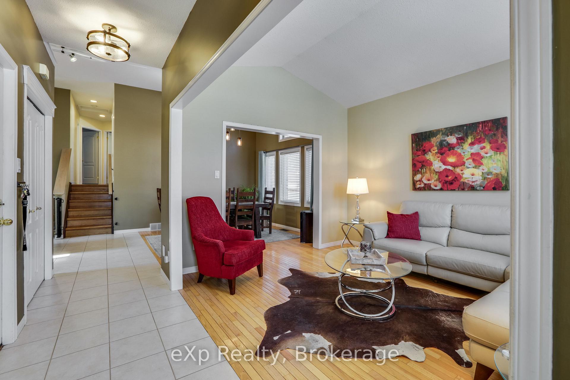 Photo 3 of 547 Forest Creek Place, London, East A — HOMEH