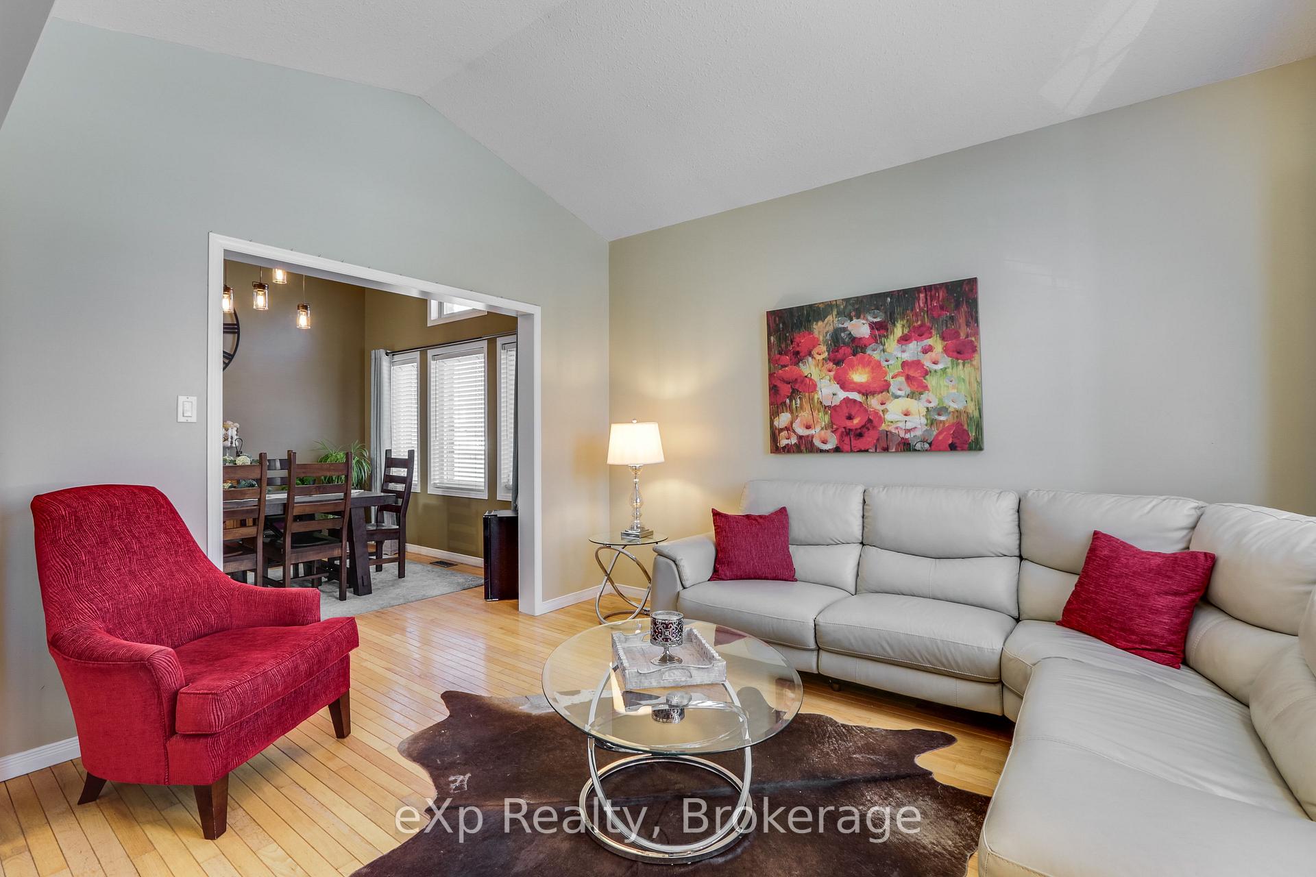 Photo 4 of 547 Forest Creek Place, London, East A — HOMEH