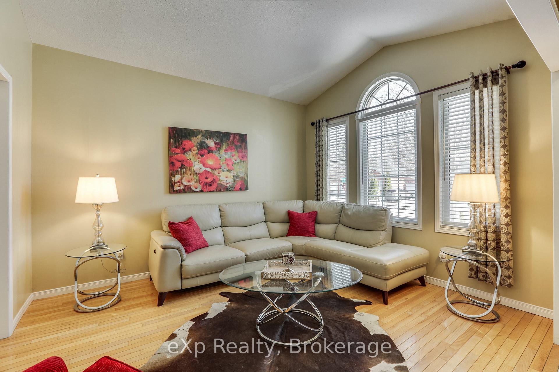Photo 5 of 547 Forest Creek Place, London, East A — HOMEH