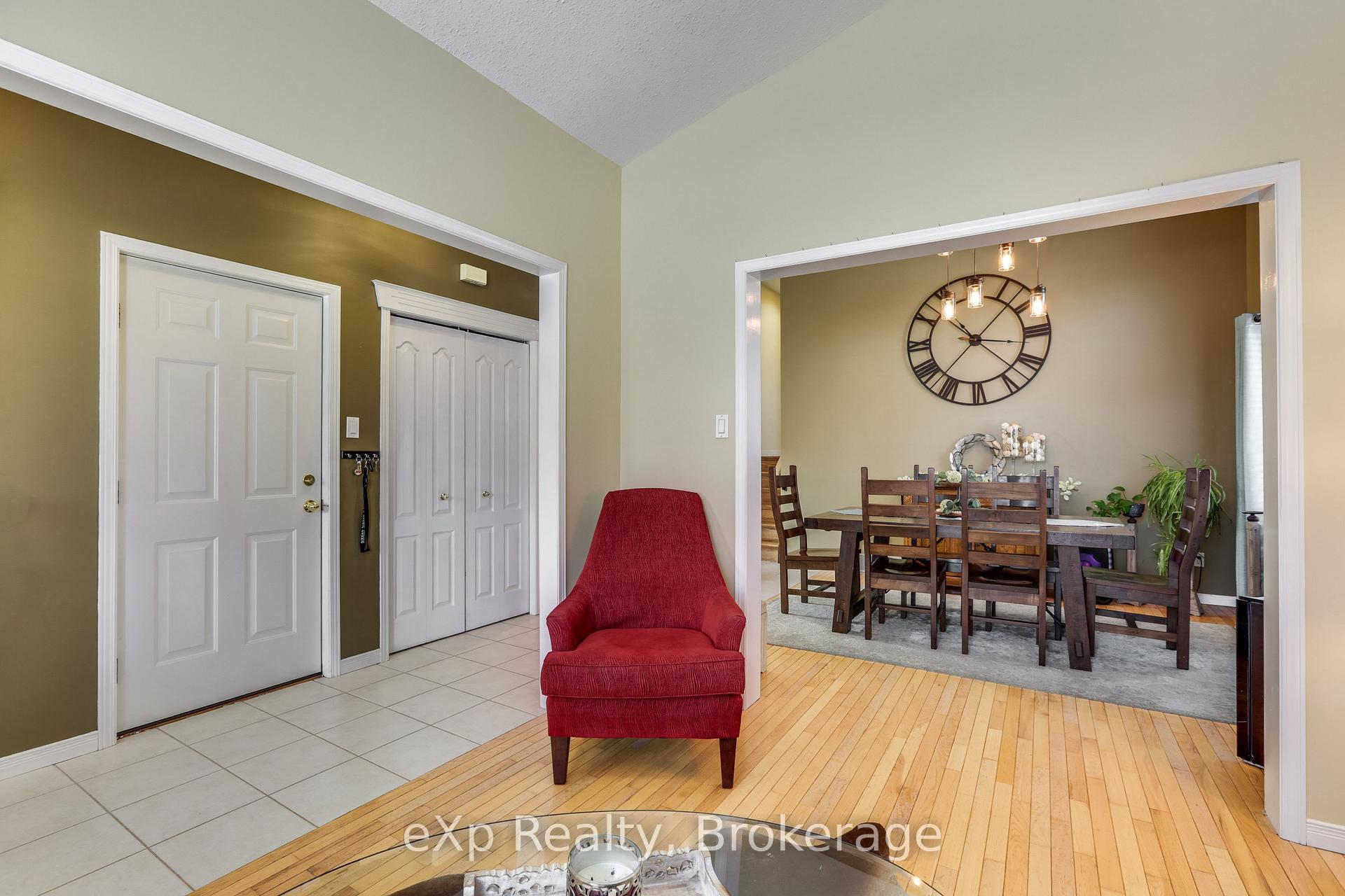 Photo 6 of 547 Forest Creek Place, London, East A — HOMEH