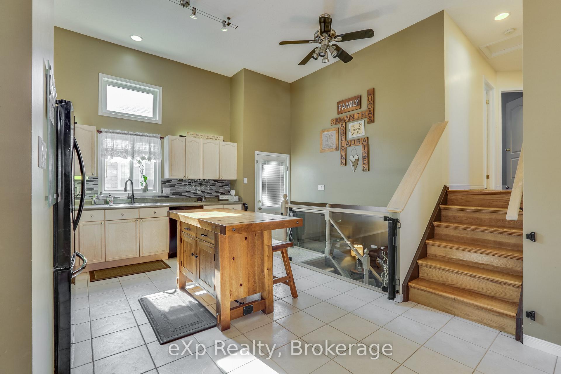Photo 11 of 547 Forest Creek Place, London, East A — HOMEH