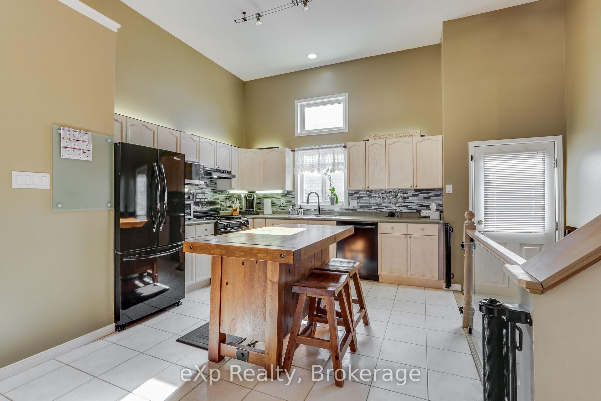 Photo 12 of 547 Forest Creek Place, London, East A — HOMEH