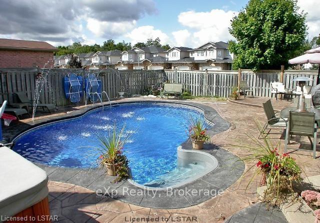 Photo 40 of 547 Forest Creek Place, London, East A — HOMEH