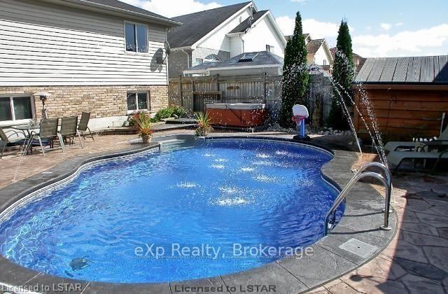 Photo 42 of 547 Forest Creek Place, London, East A — HOMEH