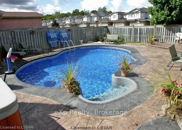Photo 43 of 547 Forest Creek Place, London, East A — HOMEH