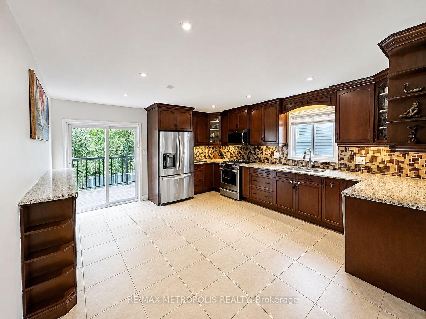 Photo 6 of 46 Whiterock Avenue, Hamilton, Villages of Glancaster — HOMEH