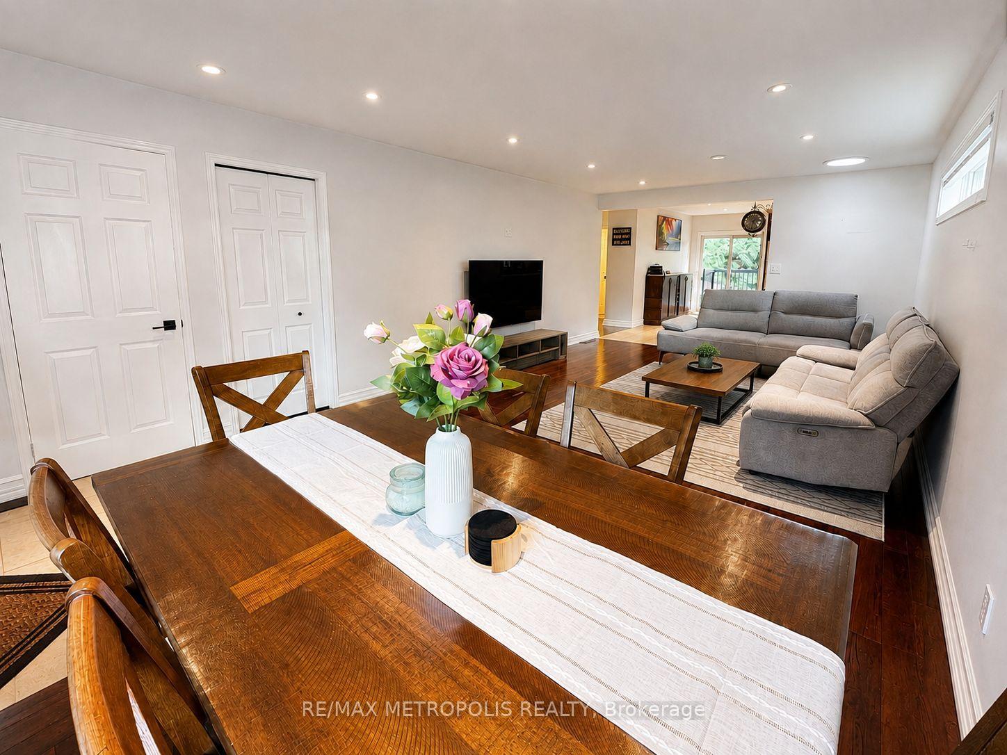 Photo 10 of 46 Whiterock Avenue, Hamilton, Villages of Glancaster — HOMEH
