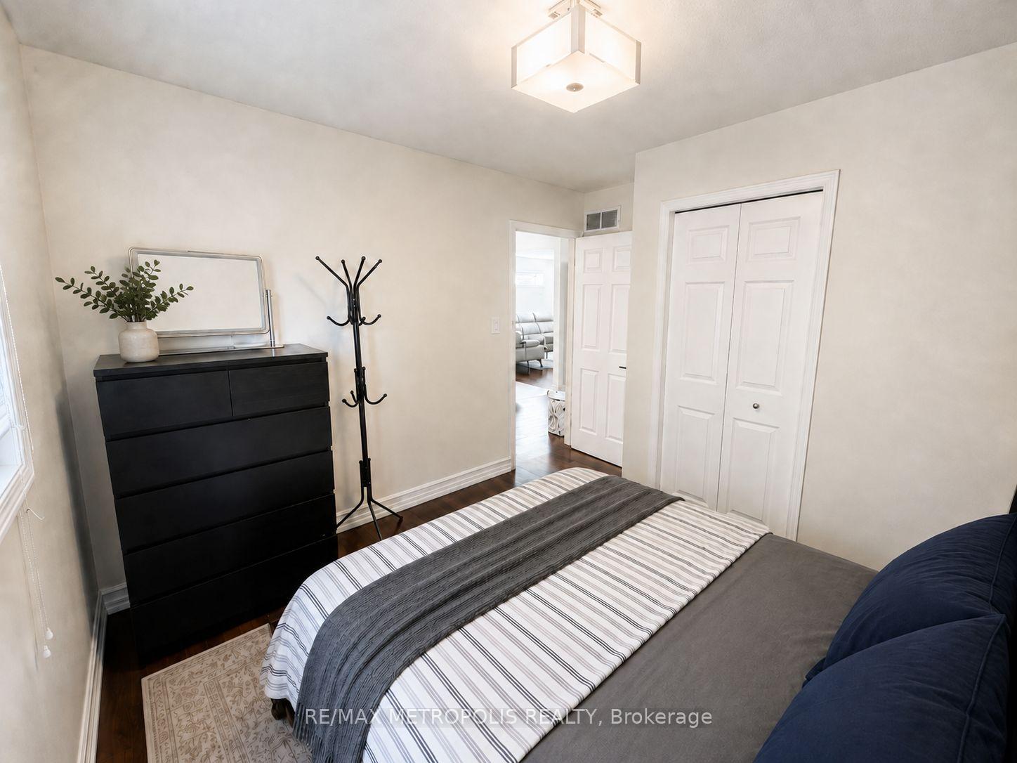 Photo 19 of 46 Whiterock Avenue, Hamilton, Villages of Glancaster — HOMEH