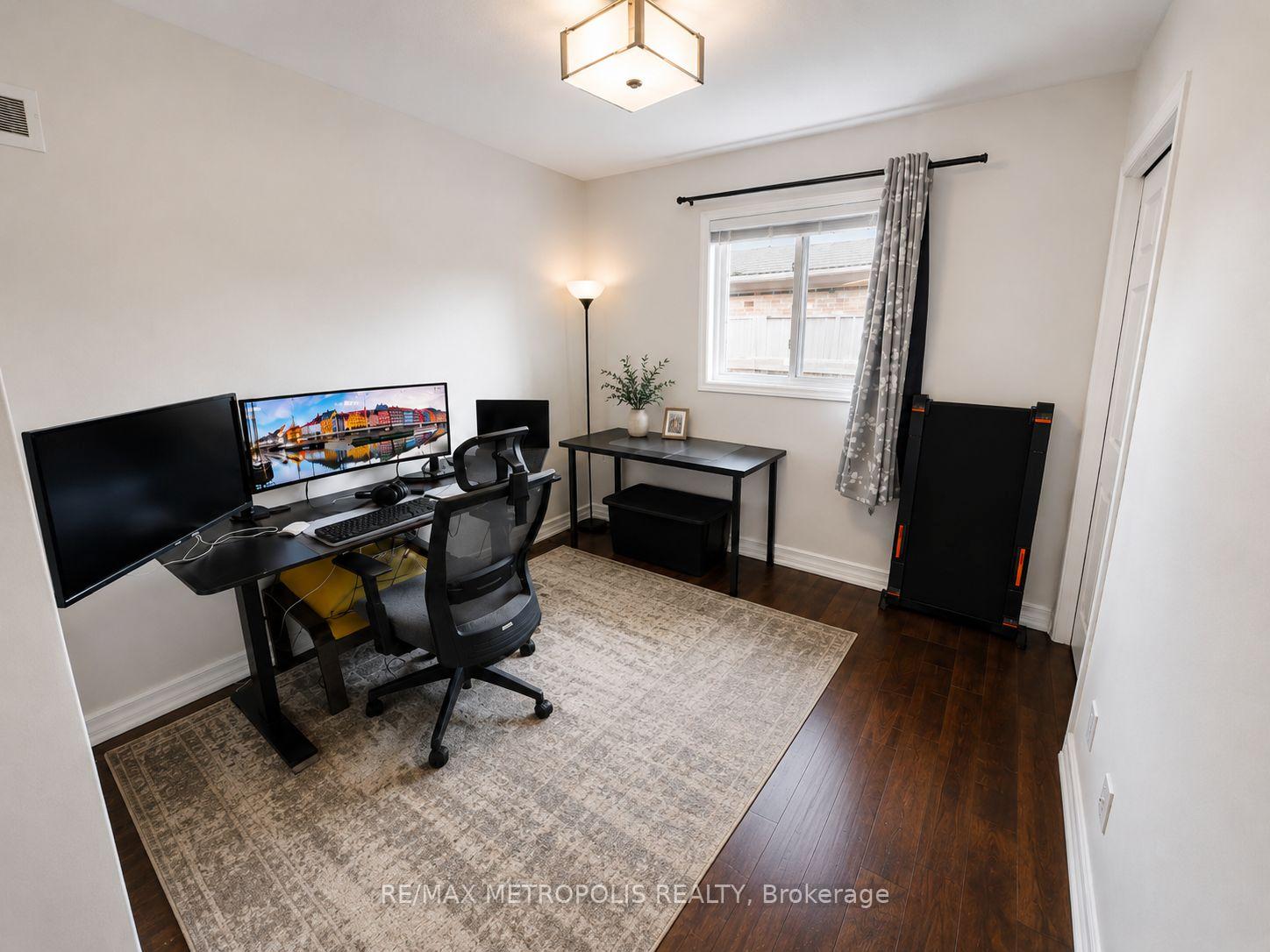 Photo 20 of 46 Whiterock Avenue, Hamilton, Villages of Glancaster — HOMEH