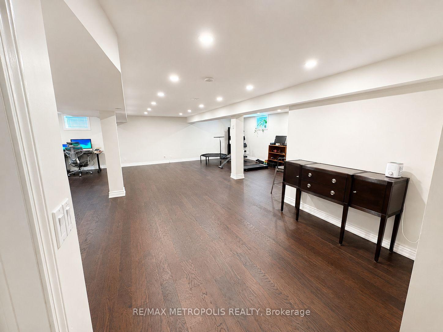Photo 25 of 46 Whiterock Avenue, Hamilton, Villages of Glancaster — HOMEH