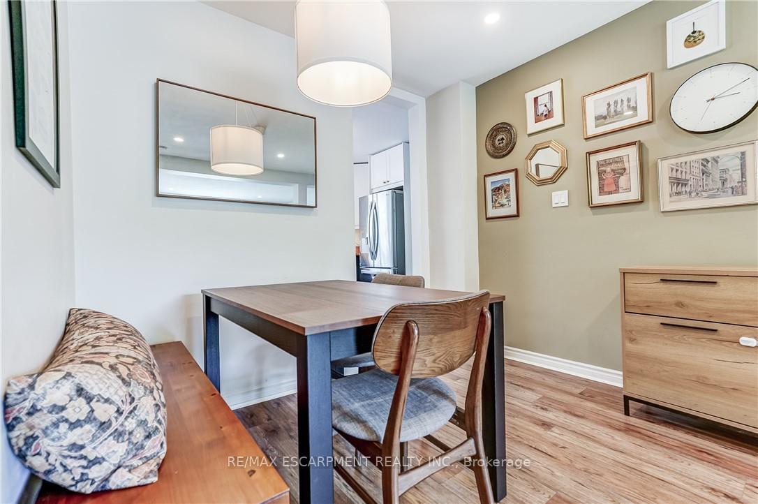 Photo 35 of 2488 Brookhurst Road, Mississauga, Clarkson — HOMEH