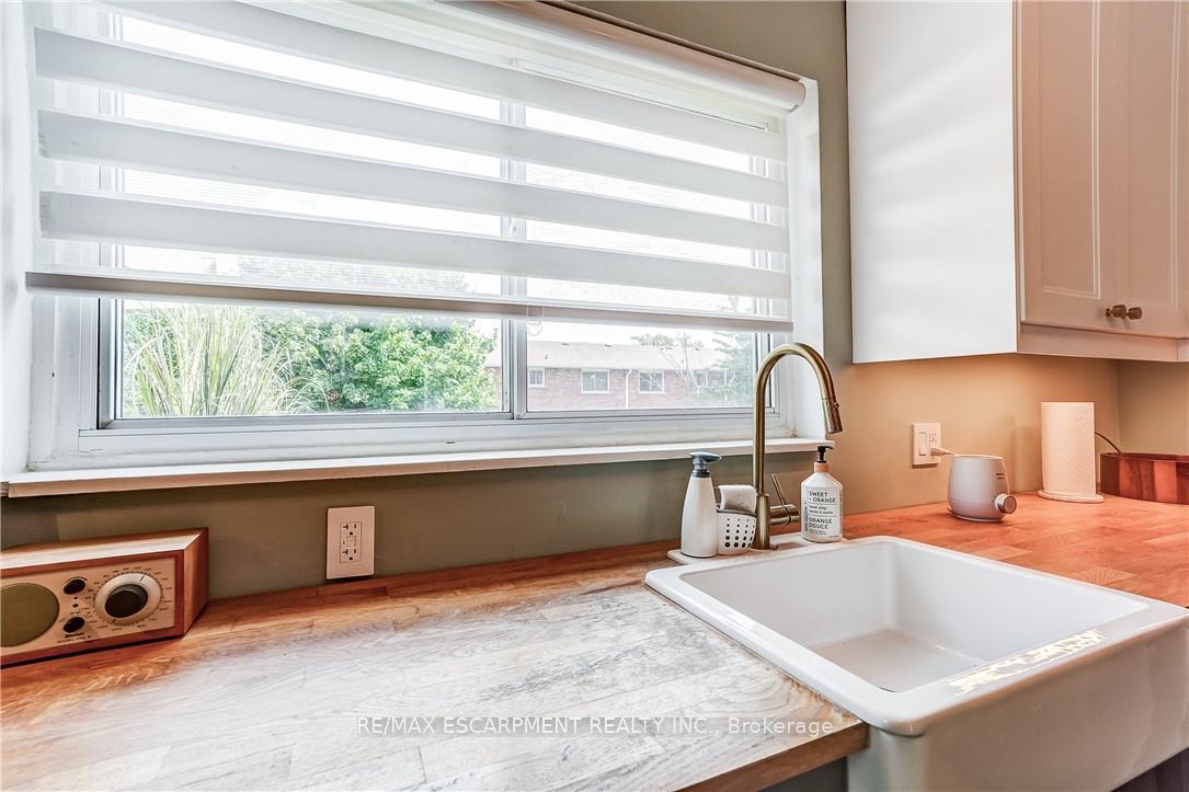 Photo 45 of 2488 Brookhurst Road, Mississauga, Clarkson — HOMEH