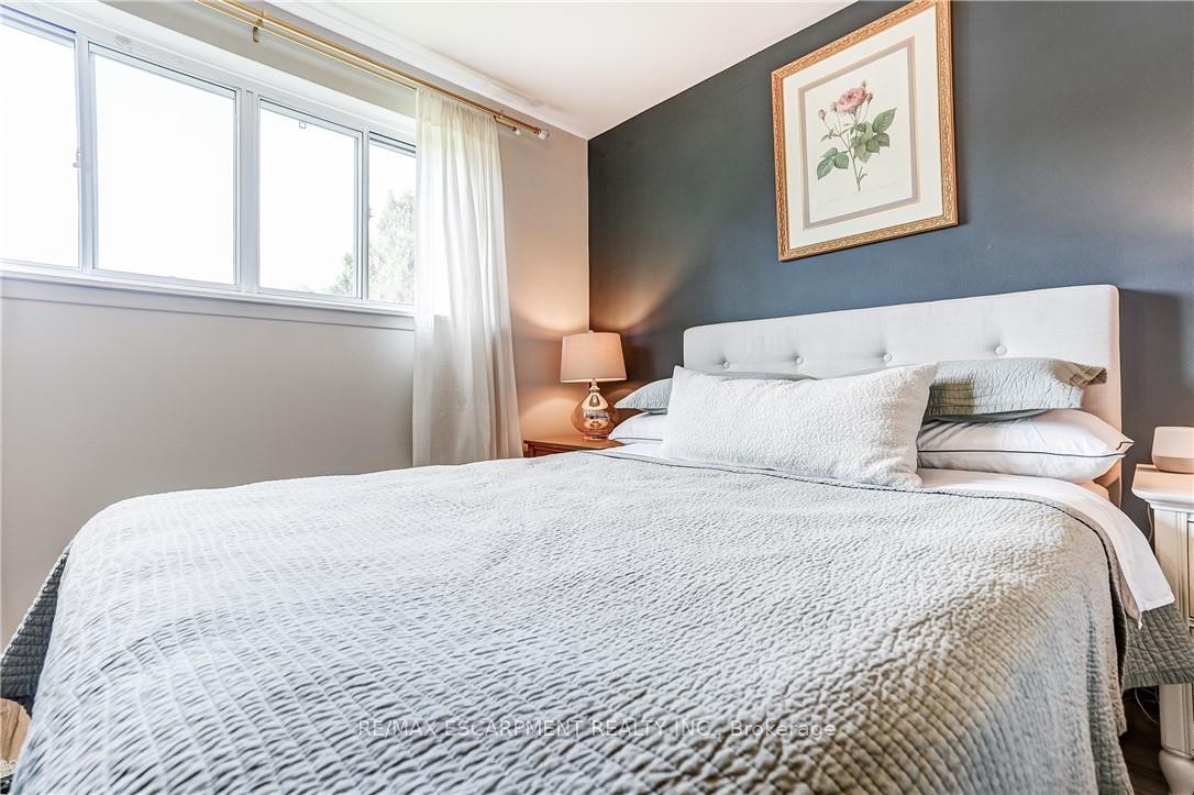 Photo 63 of 2488 Brookhurst Road, Mississauga, Clarkson — HOMEH