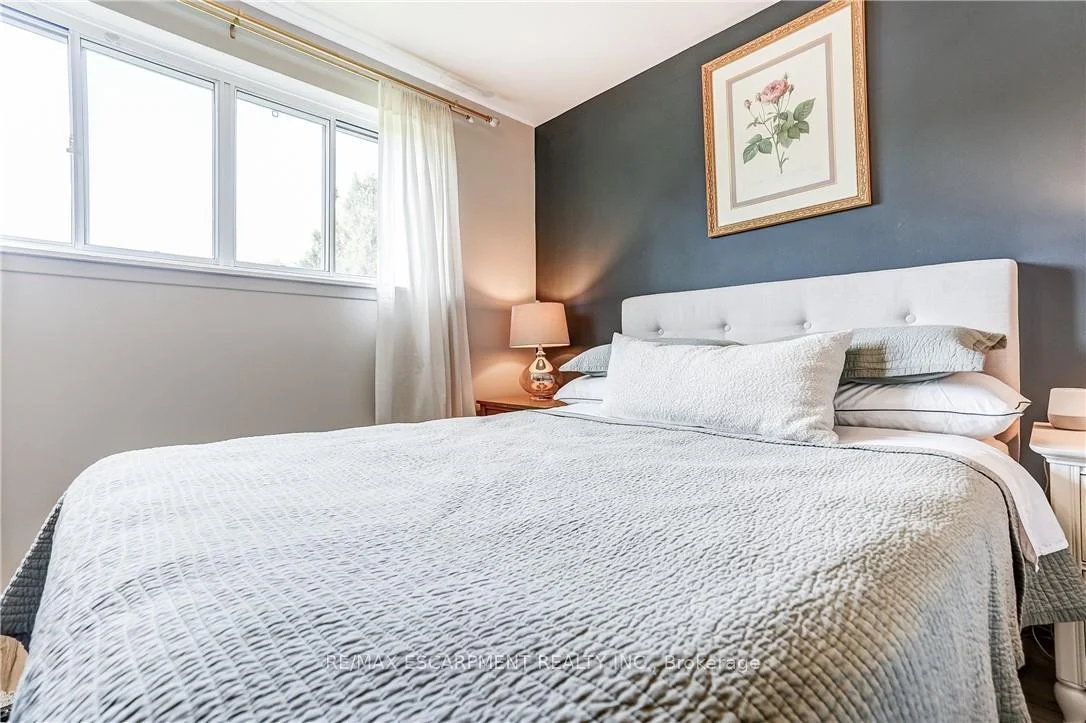 Photo 46 of 2488 Brookhurst Road, Mississauga, Clarkson — HOMEH
