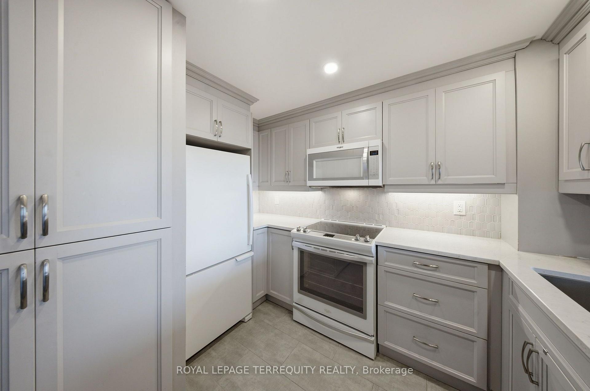 Photo 7 of Unit 606, 711 Rossland Road E, Whitby, Pringle Creek — HOMEH