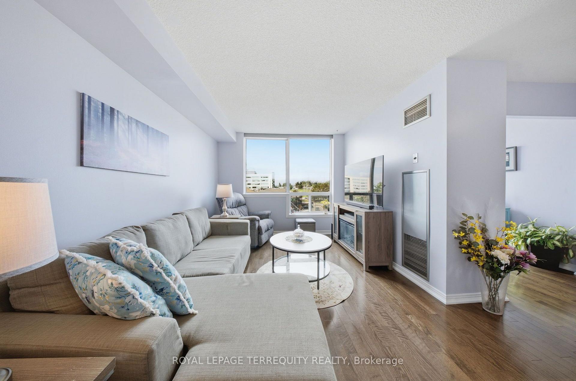 Photo 11 of Unit 606, 711 Rossland Road E, Whitby, Pringle Creek — HOMEH