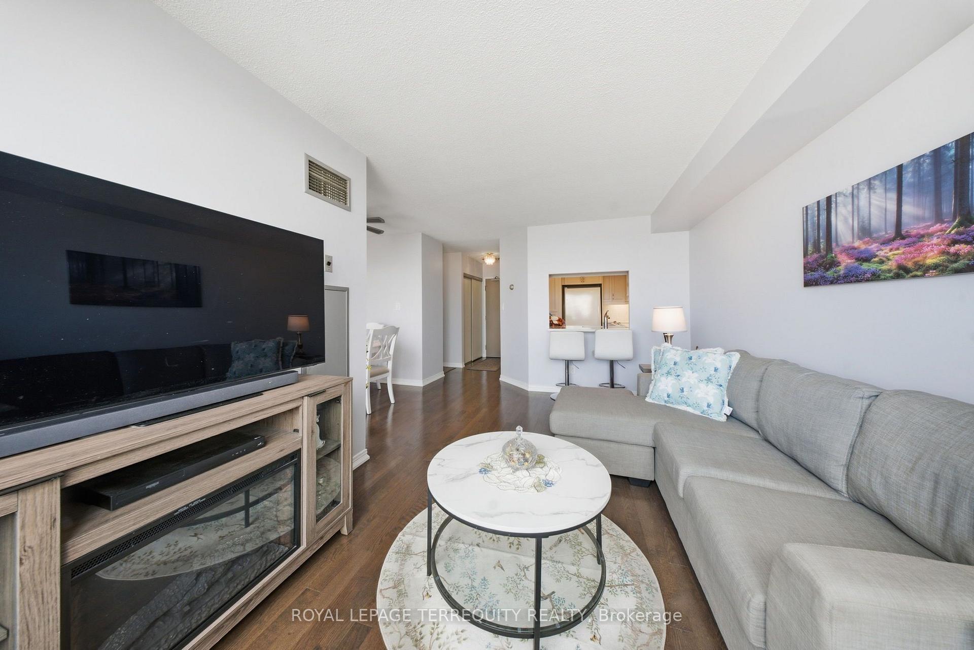 Photo 12 of Unit 606, 711 Rossland Road E, Whitby, Pringle Creek — HOMEH