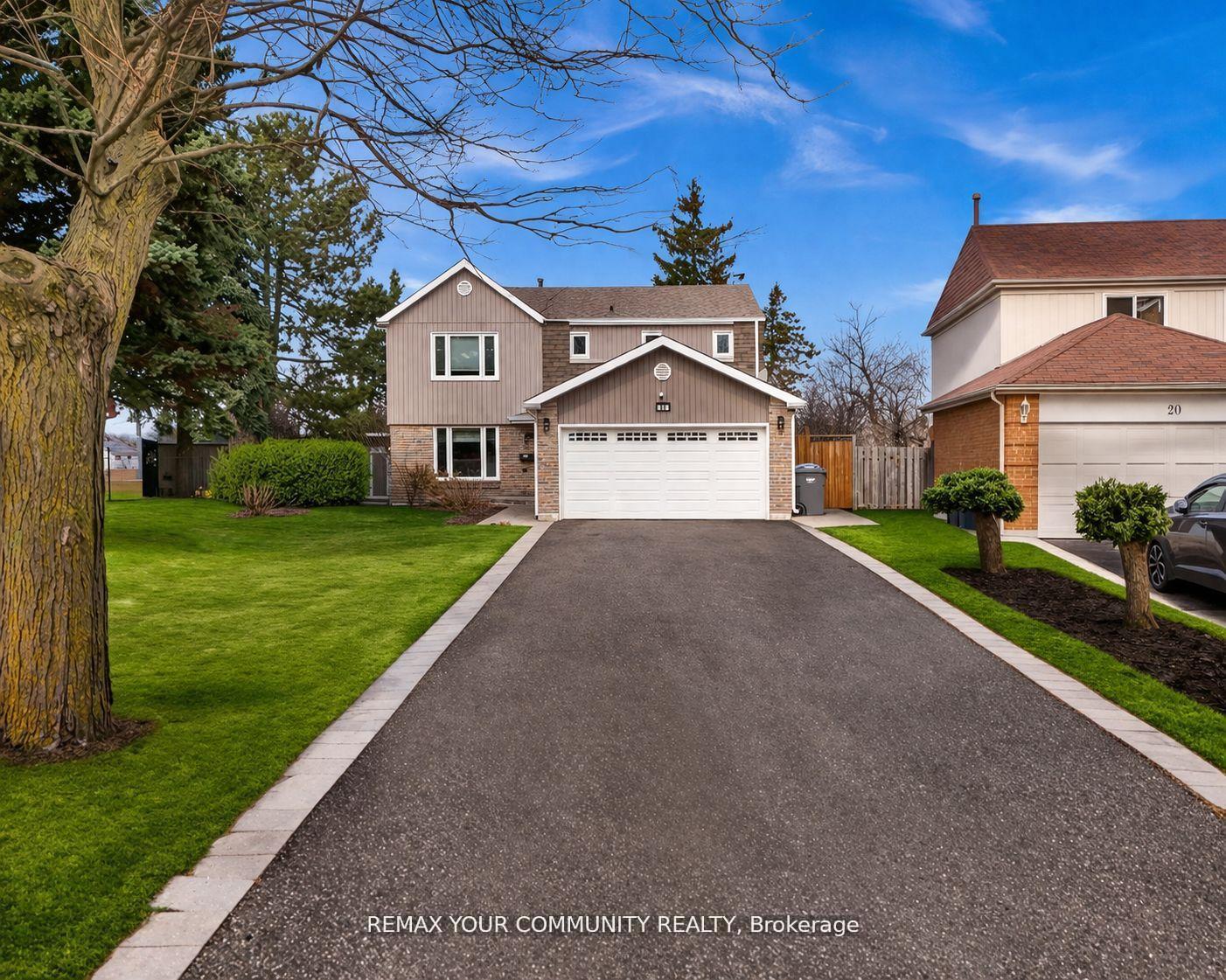 Photo 3 of 22 Madelaine Crescent, Brampton, Central Park — HOMEH