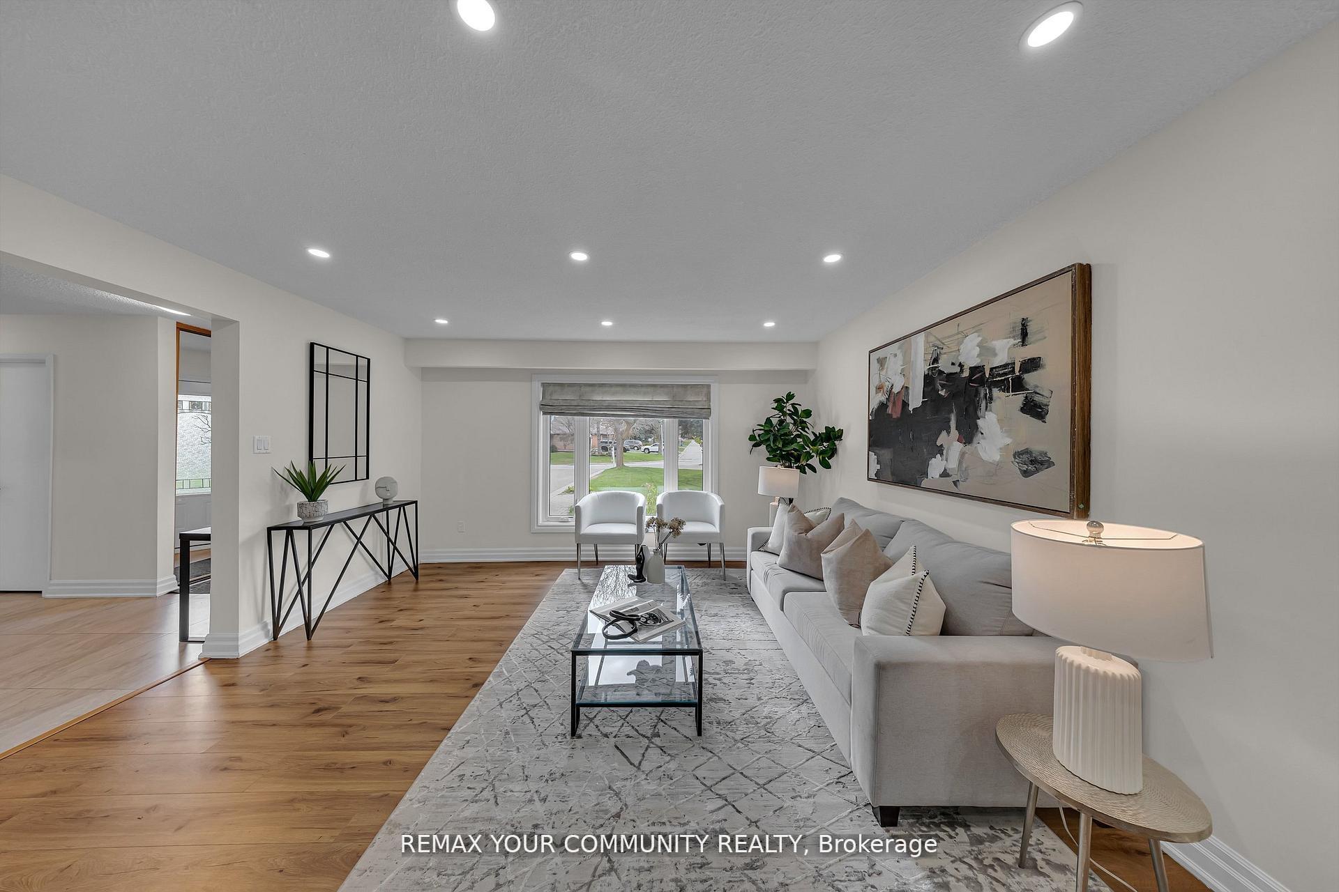 Photo 6 of 22 Madelaine Crescent, Brampton, Central Park — HOMEH