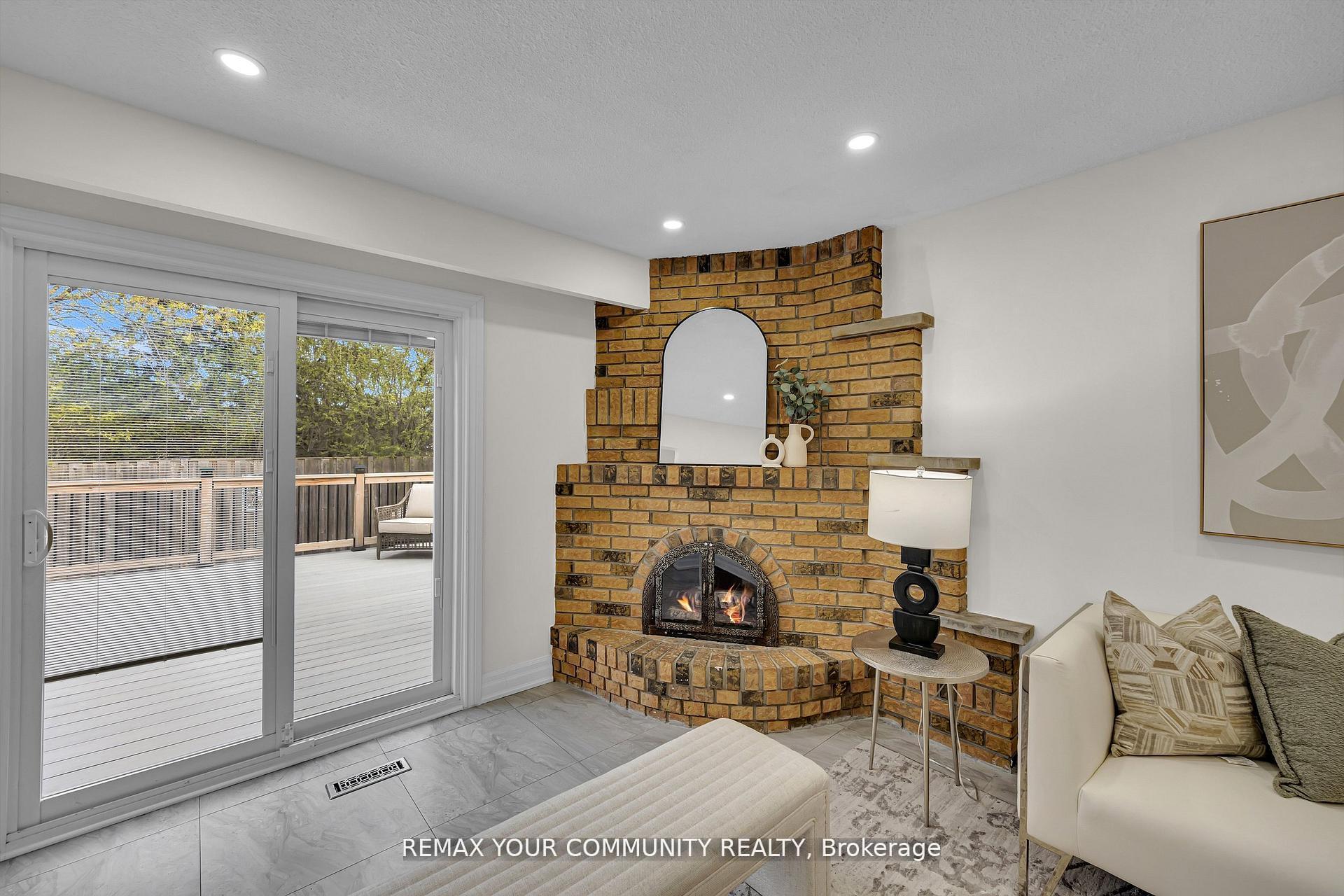 Photo 8 of 22 Madelaine Crescent, Brampton, Central Park — HOMEH