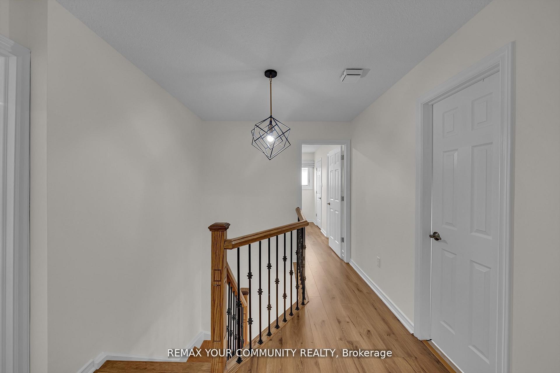 Photo 21 of 22 Madelaine Crescent, Brampton, Central Park — HOMEH