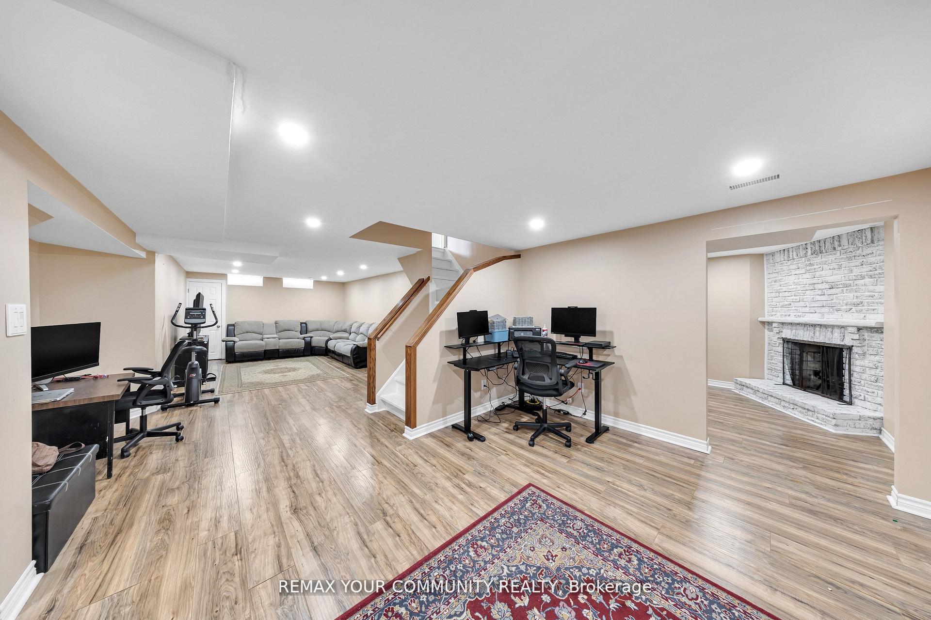 Photo 30 of 22 Madelaine Crescent, Brampton, Central Park — HOMEH