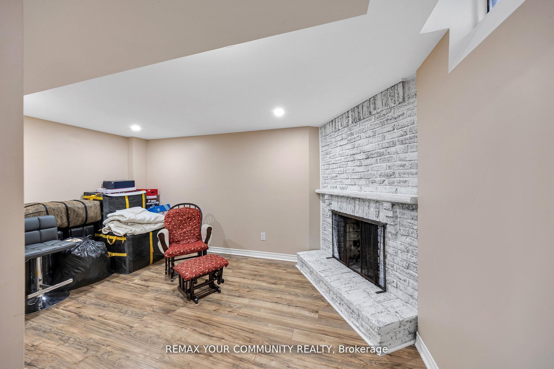 Photo 34 of 22 Madelaine Crescent, Brampton, Central Park — HOMEH