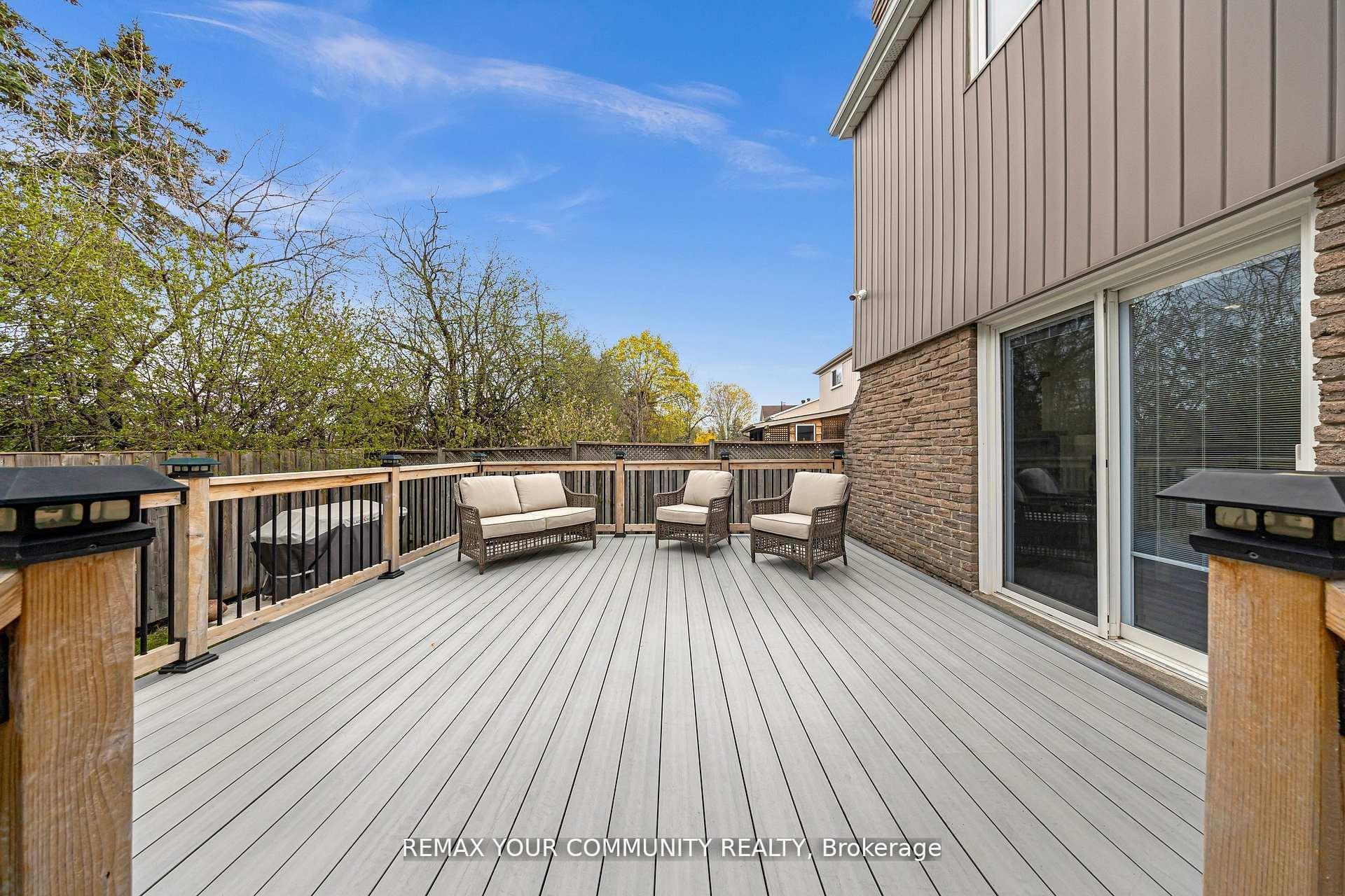 Photo 38 of 22 Madelaine Crescent, Brampton, Central Park — HOMEH