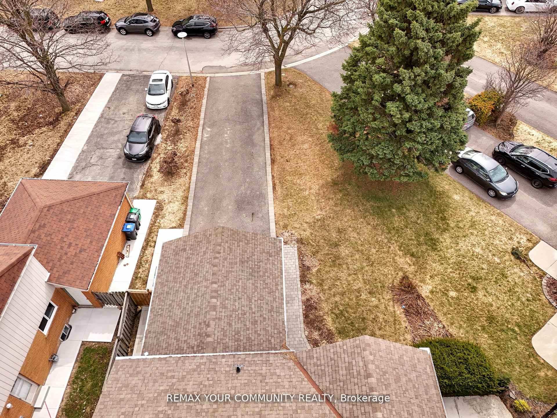Photo 40 of 22 Madelaine Crescent, Brampton, Central Park — HOMEH